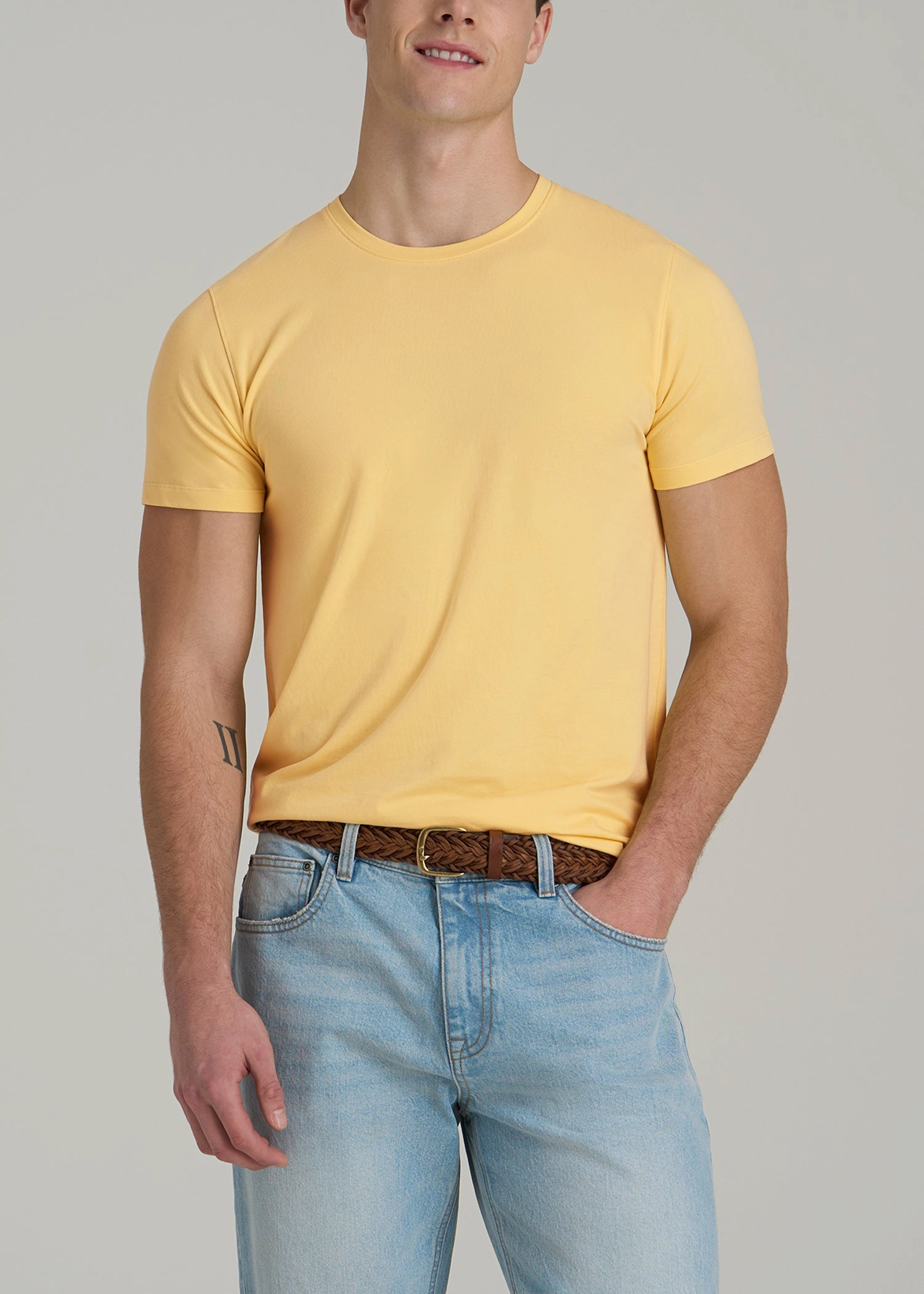 QuickRelease Closure NoSlip Grip The Essential MODERN-FIT Crewneck Tee for Tall Men in Lemon Drop