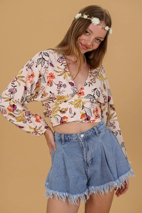 Top Amaris Pastel Floral MoistureWicking Technology