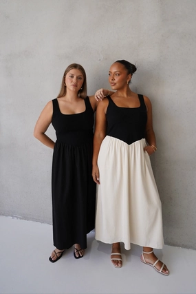 MYRA DRESS BLACK Pretty Glow