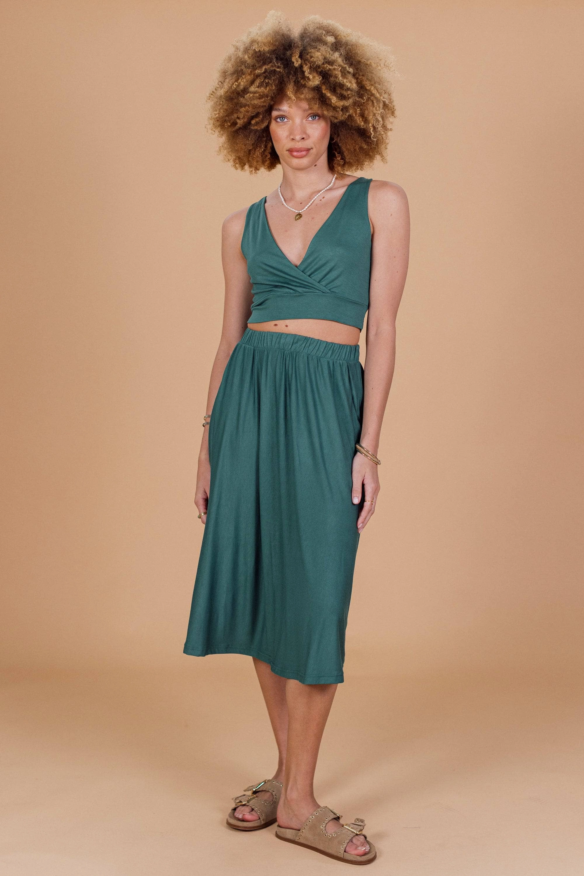 MultiPanelConstruction QuickDry Textile Crop Top Itzel Emerald Green