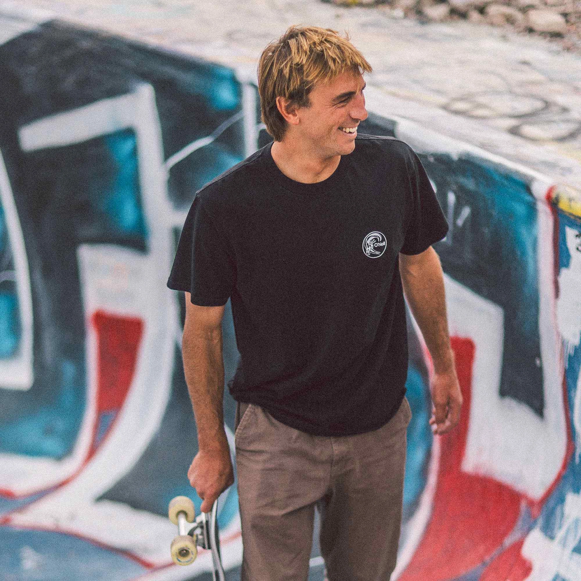 Soft and Stretchy Stretchable Weave OG Circle Surfer T-Shirt - Black