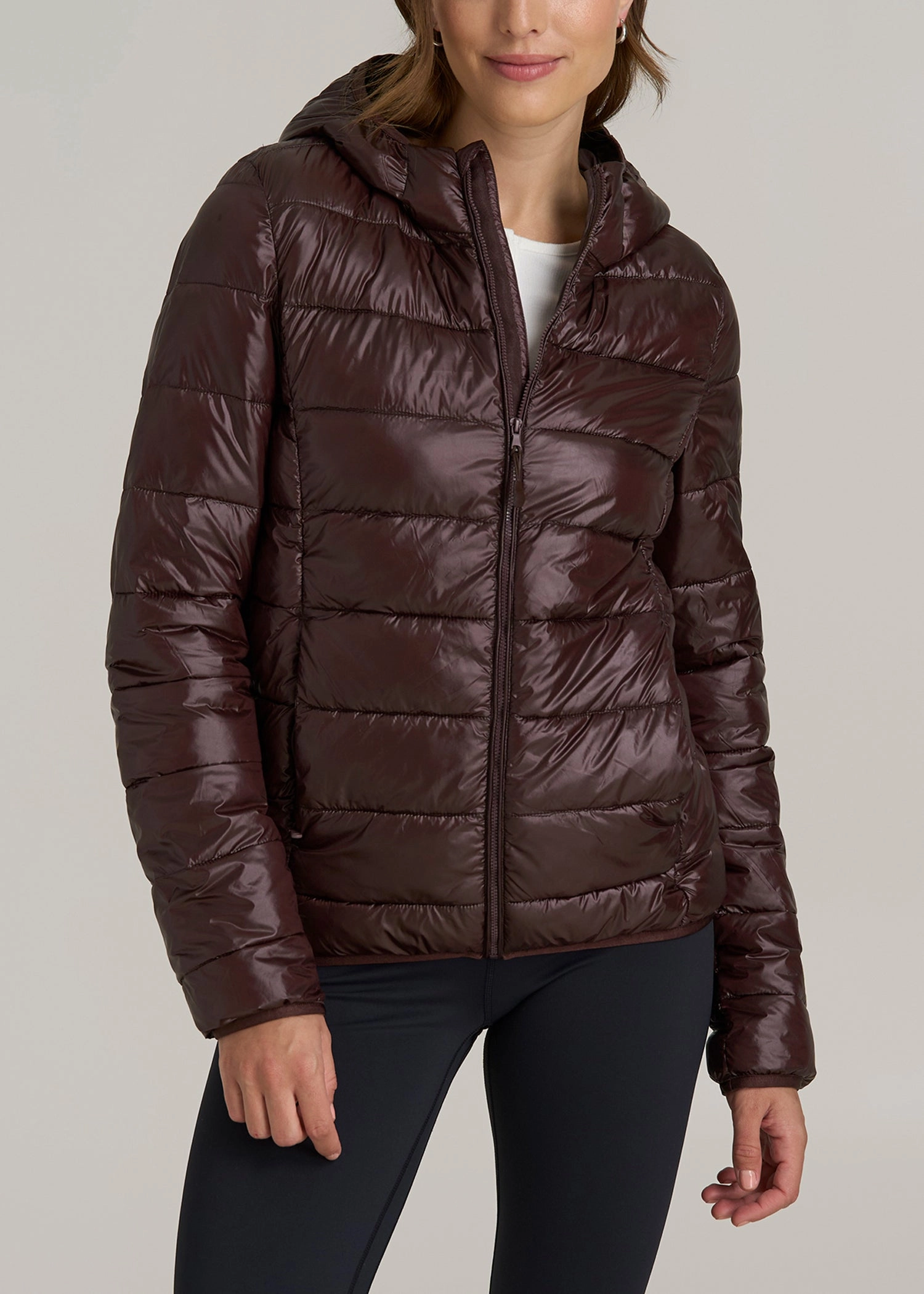 Flexible Cuffs Zipper Guard Weatherproofing Packable Short Puffer Jacket for Tall Women in Oxblood