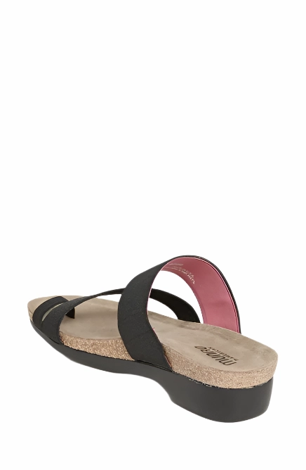 Munro Women's Aries Comfortable Sandal - Black Fabric wedge