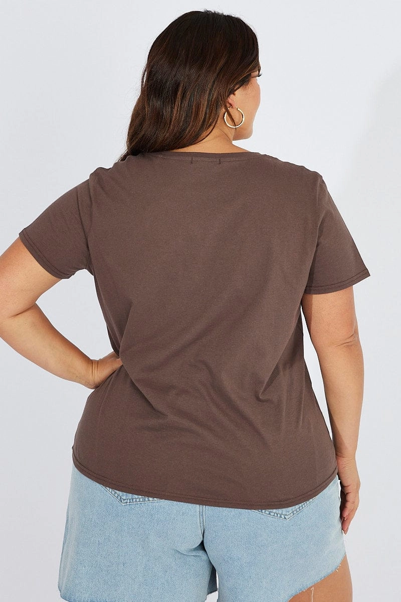 Layer-Friendly Brown Graphic T-shirt Short Sleeve Crew Neck