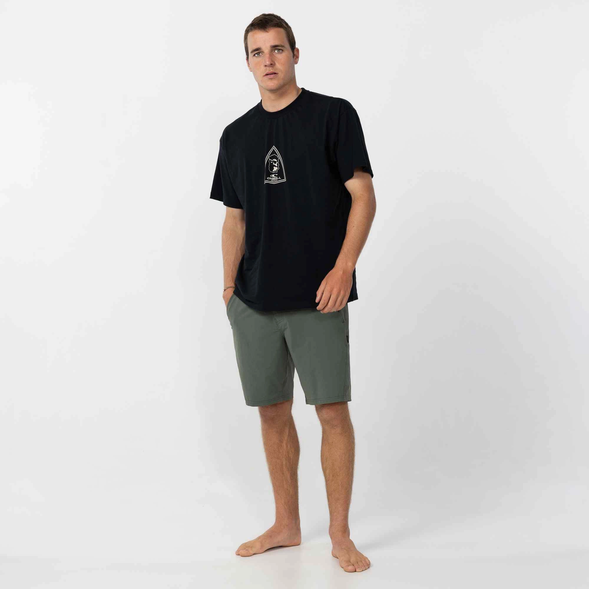 Seasonal Outfit Cozy Stretch Fit Crest T-Shirt - Black