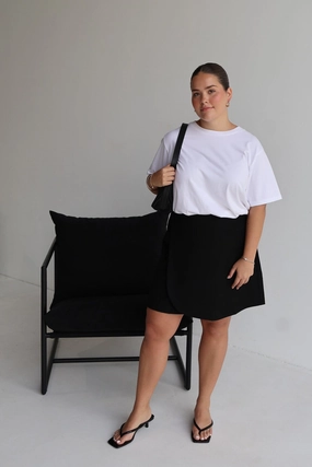 PORTER SKIRT BLACK Curvy Fit Polished Style
