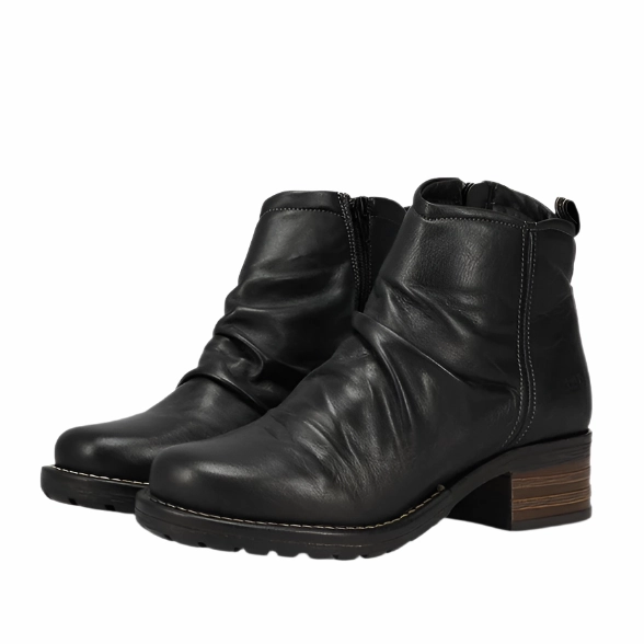 Water resistant upper Deep Grooves Taos Women's Ravelle Boot - Black