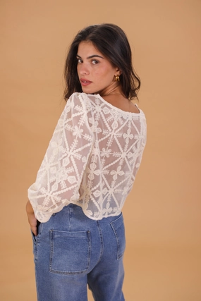 MinimalistDesign Fitted Shirt Top Idalia Cream Lace