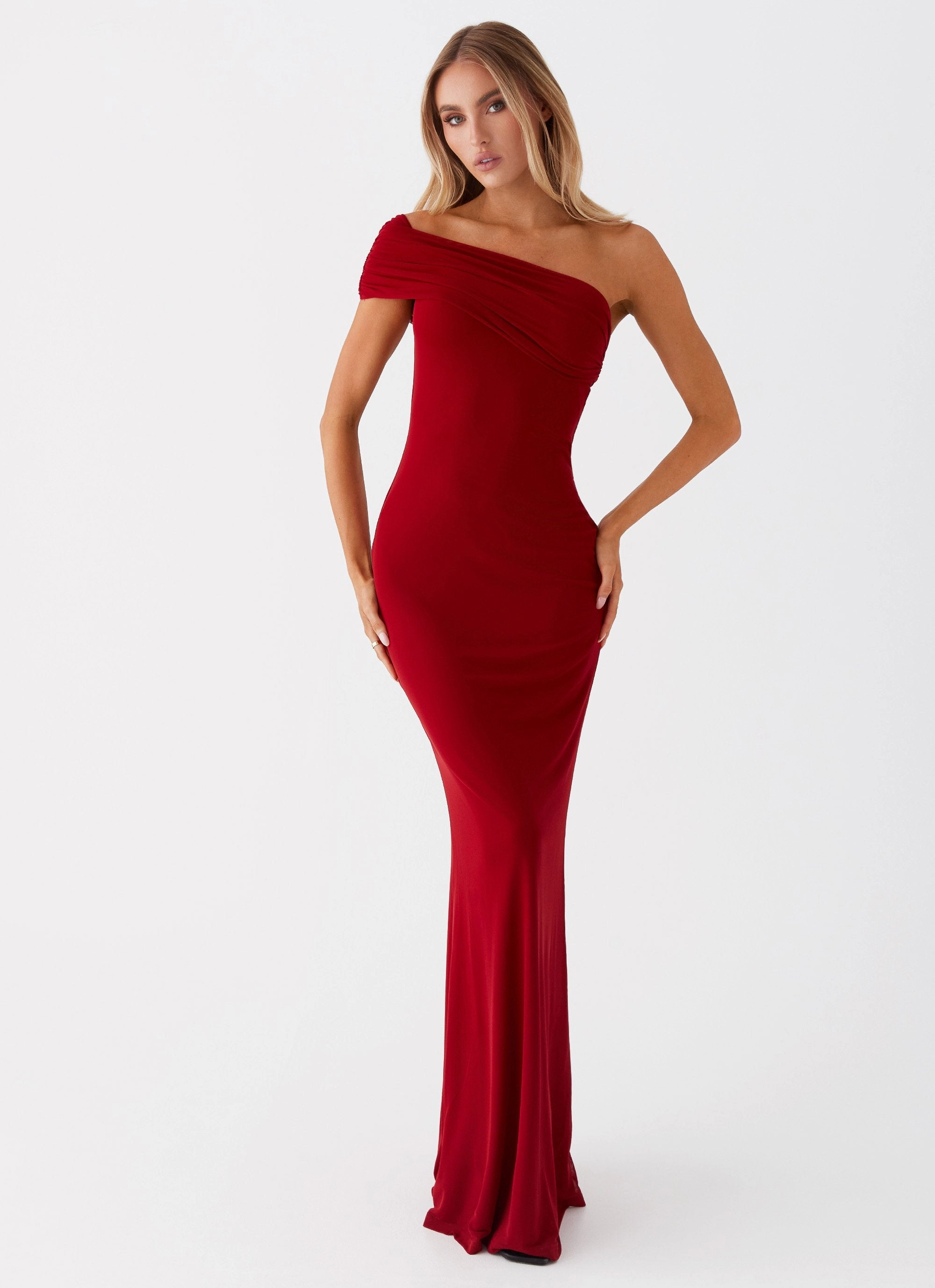 Reine Maxi Dress - Red Subtle Comfort