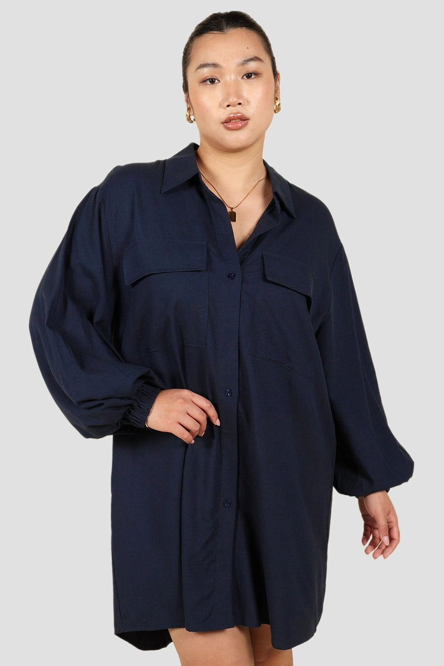 RORAN BUTTON DRESS NAVY Easy Going Polished Finish