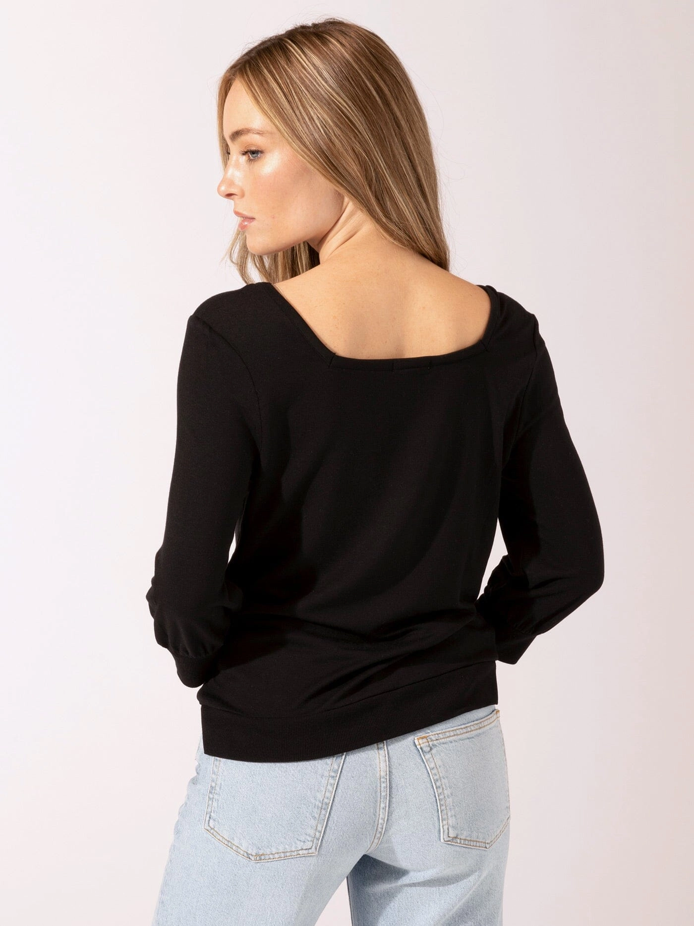Insulated Padding Magnetic Closures Rosalinda Square Neck Sweatshirt