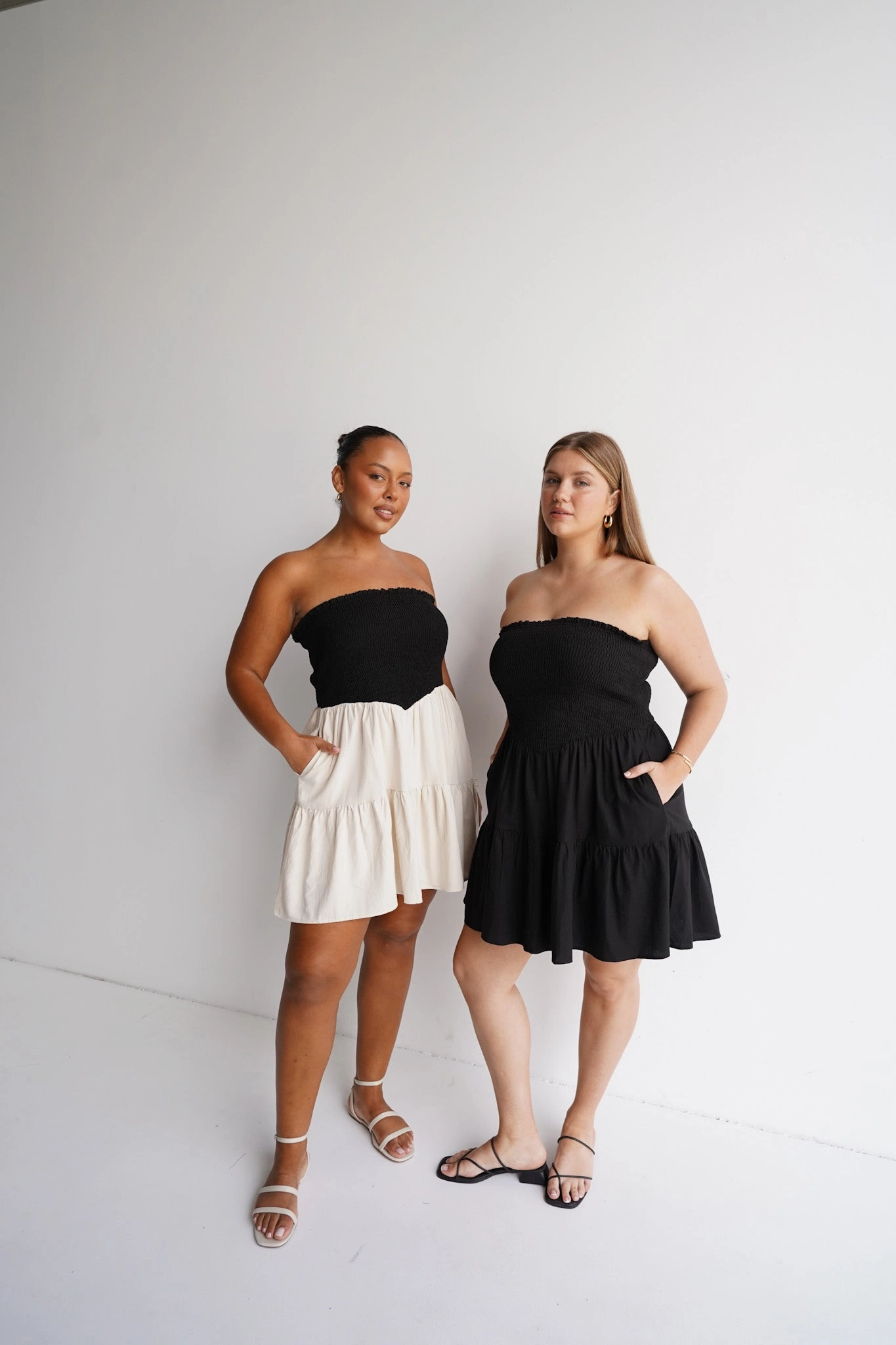 RYLIN DRESS NEUTRAL/BLACK Premium Fabric Trend Fit