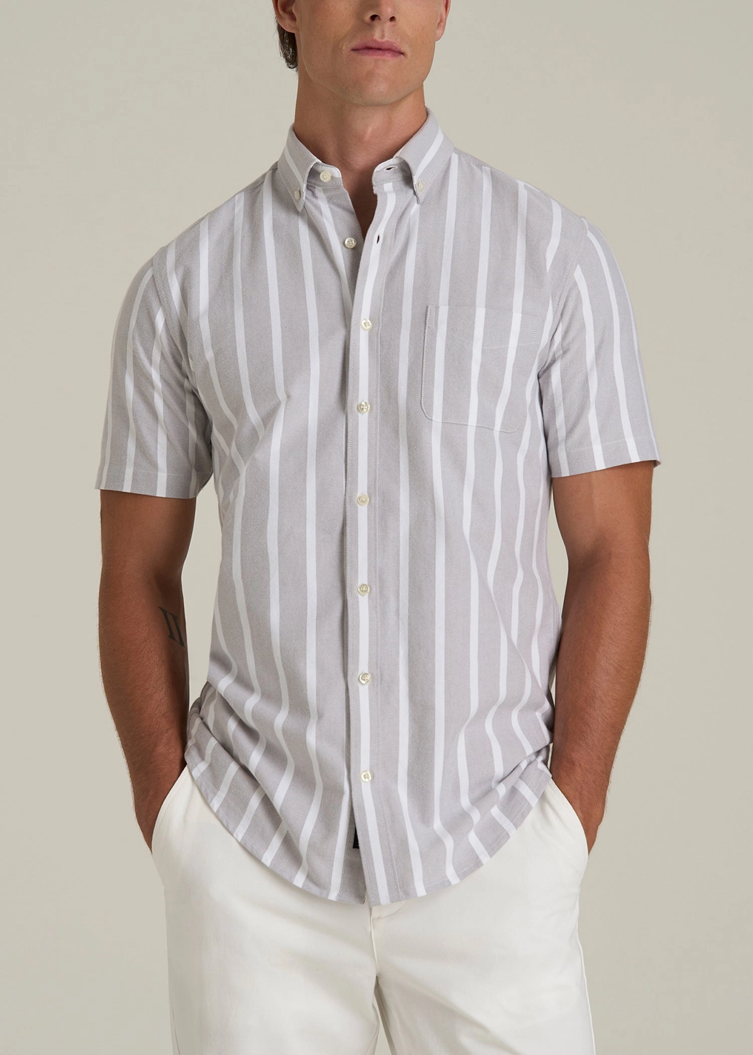 RecycledPolyester Printed T-shirt Short Sleeve Oxford Button Shirt For Tall Men in Bold Grey Stripe