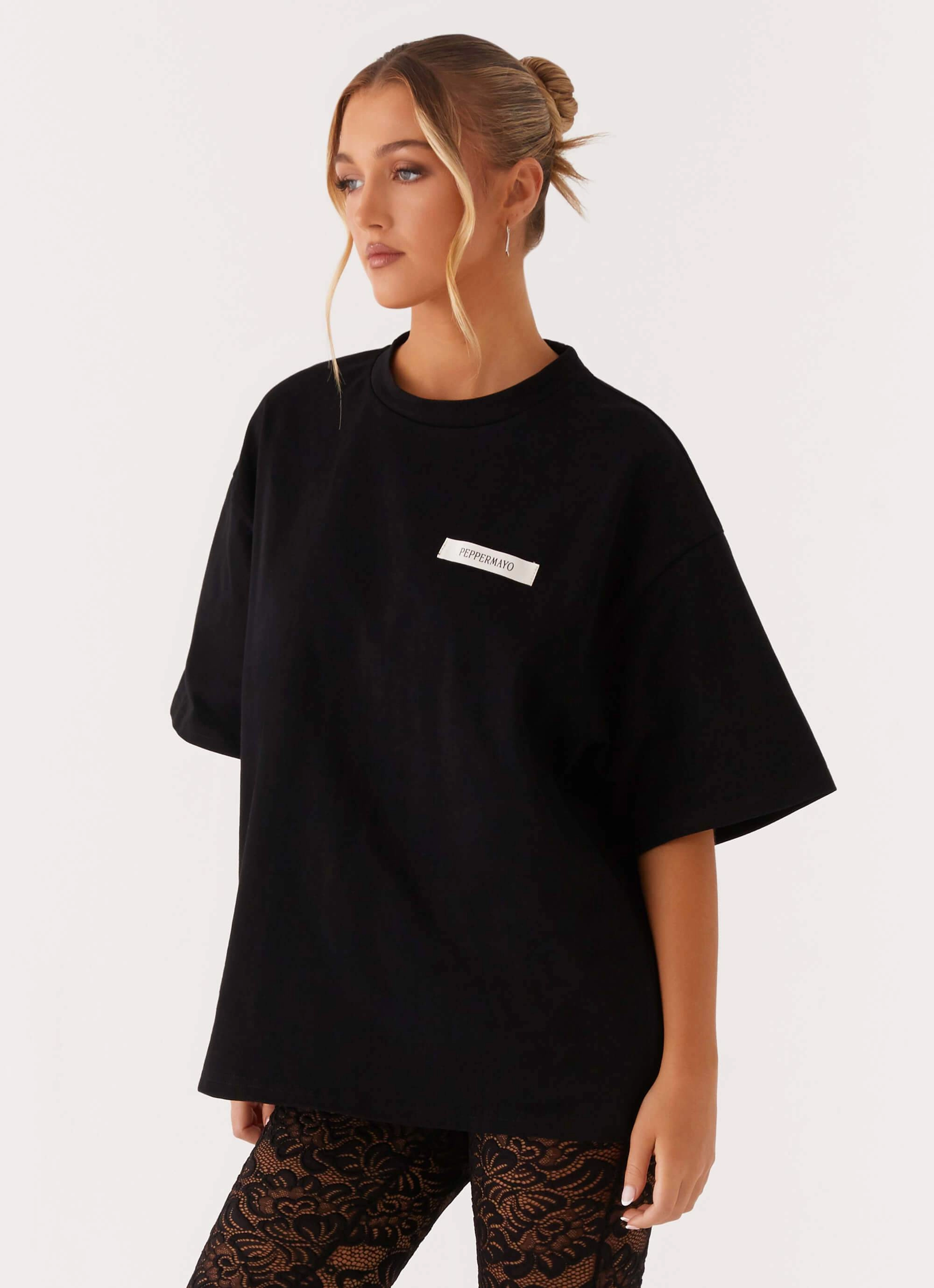 City Fashion Look Casual Essential Signature Oversized Tee - Black