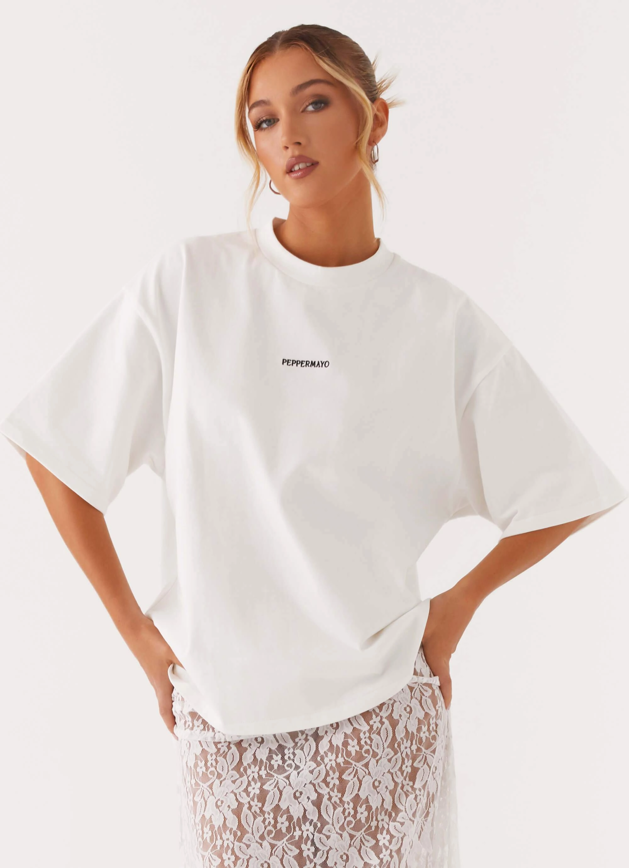 Trendy Wearable Gym clothing Signature Oversized Tee - White