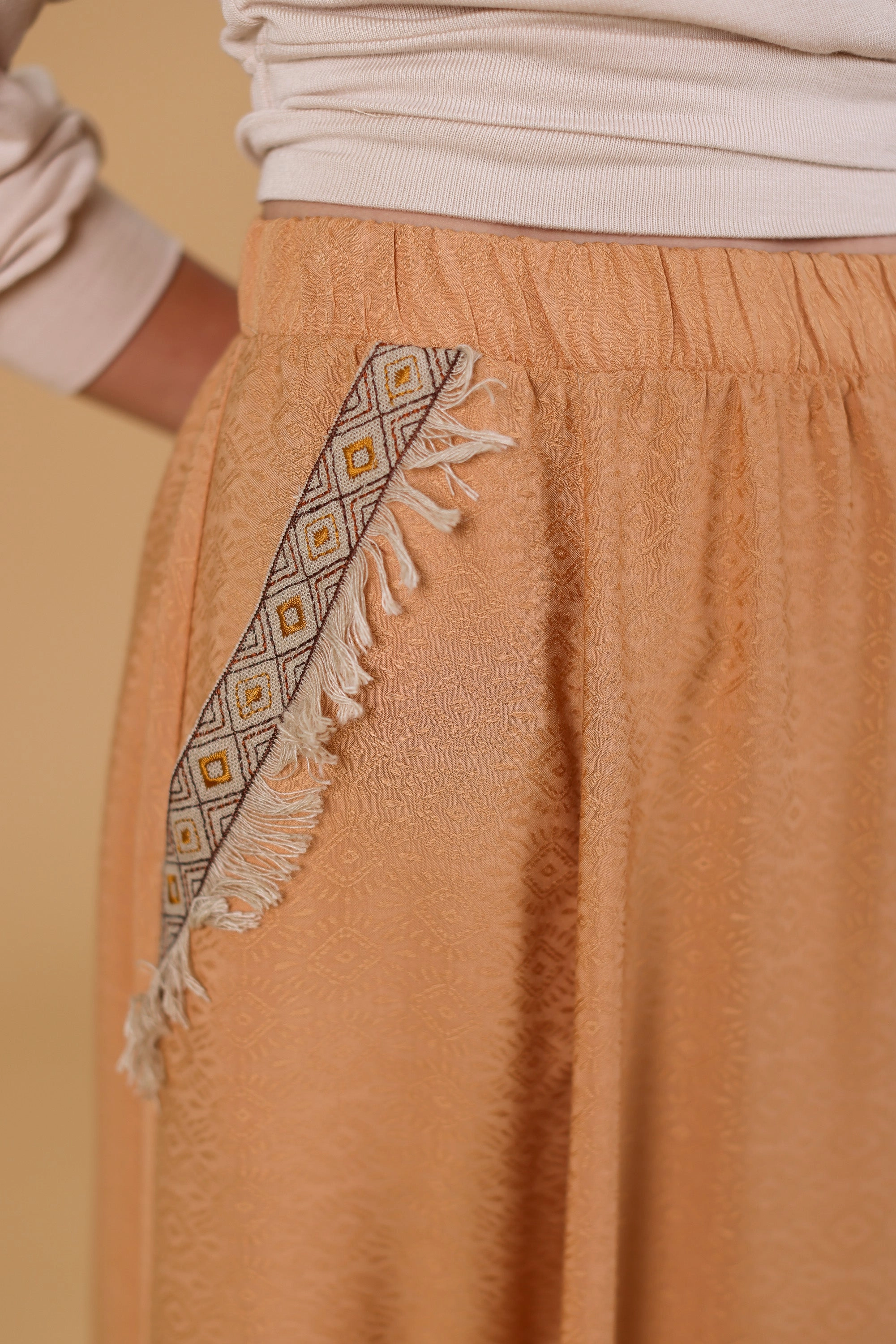 Silicone Grip Trim Outfit Details Skirt Melia Peach