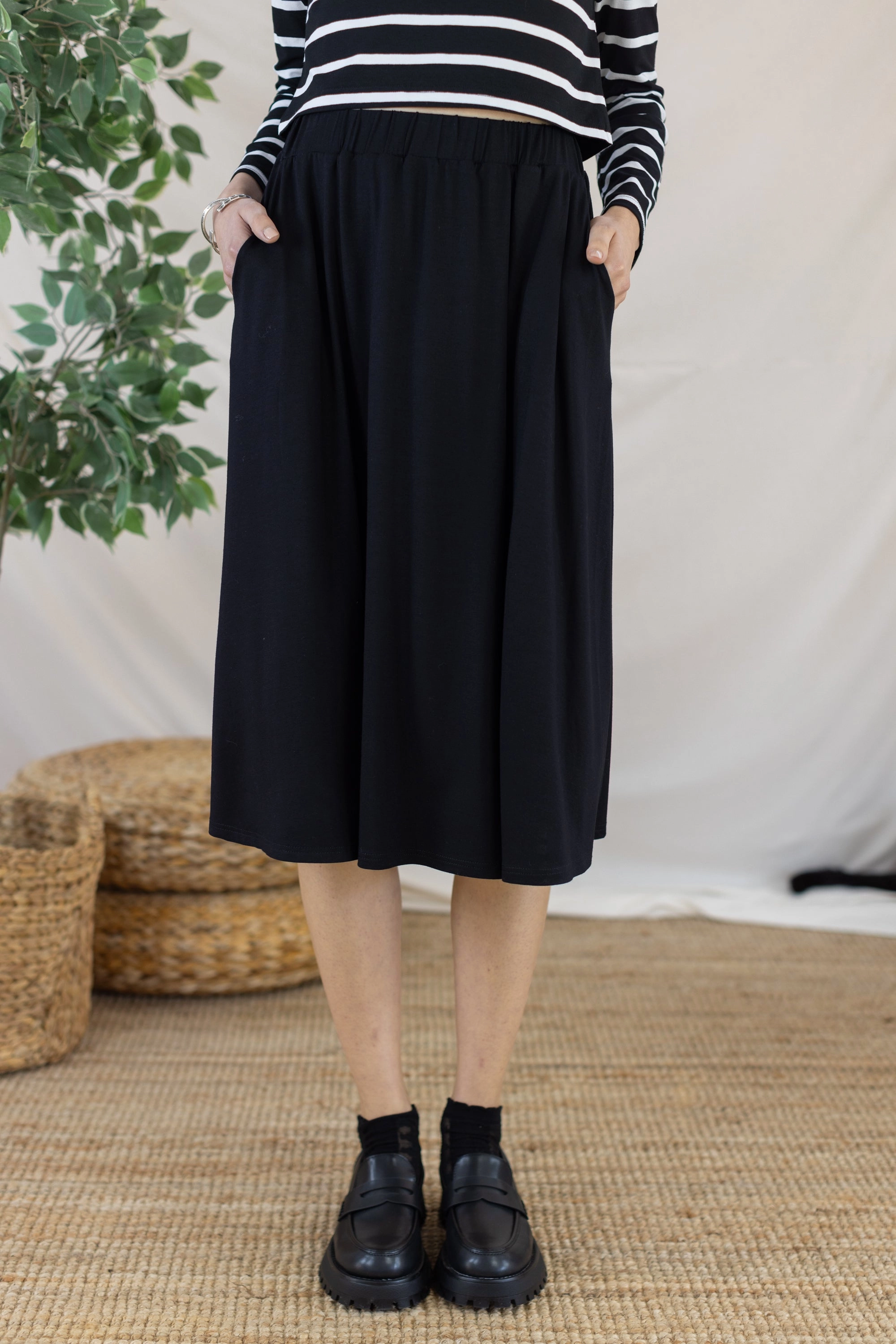 flowy silhouette High Rise Skirt Serena Black