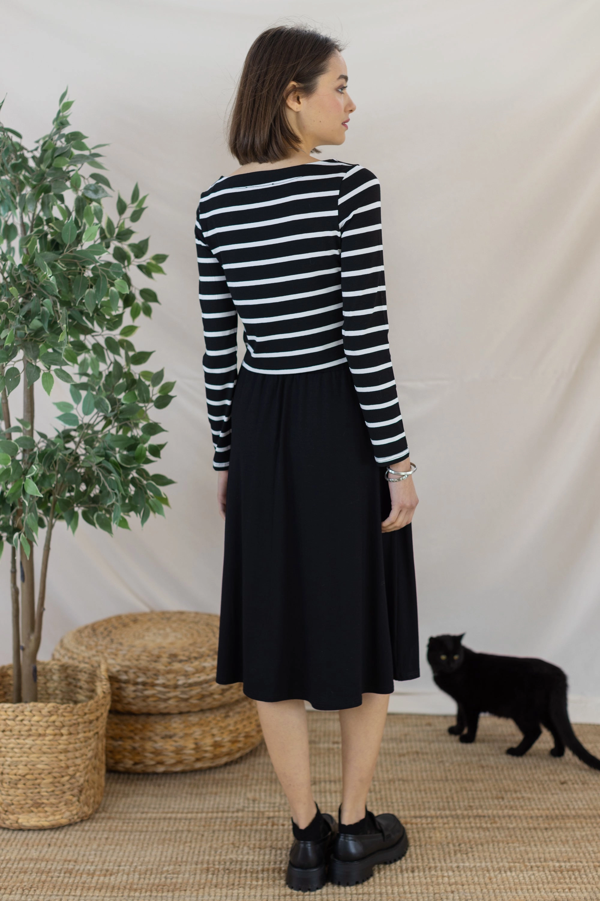 Embossed Detail Skirt Serena Black