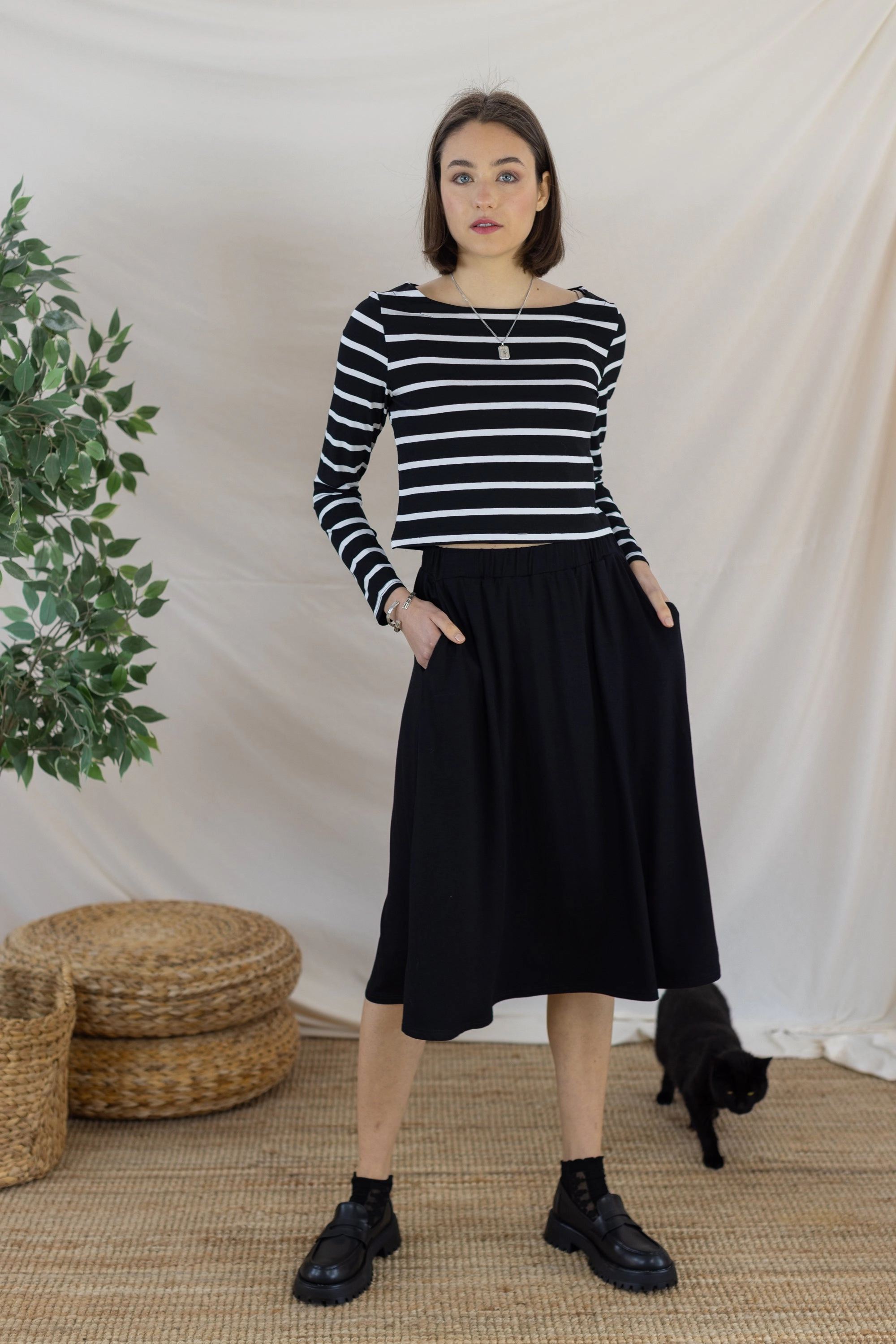Classic Appeal tech fabric Skirt Serena Black