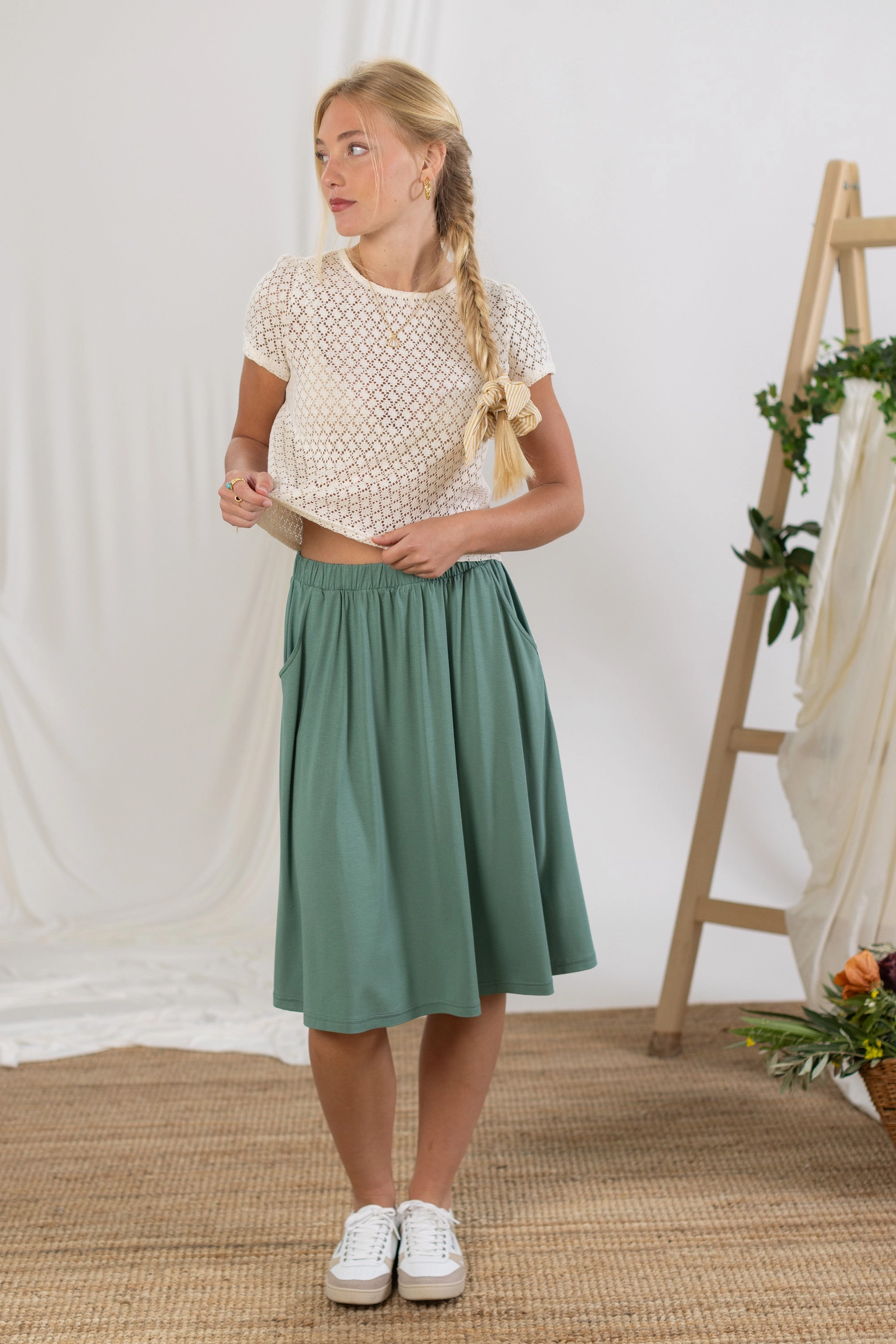 Maximalist look Non see through Skirt Serena Dusty Green