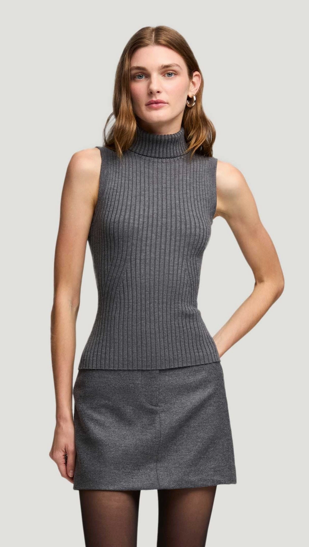 Sleeveless Turtleneck in Stretch Wool | Grey Neutral Colors Outdoor Essential