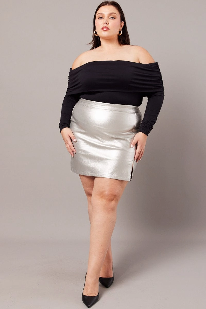 Edgy Look Designer Inspired Metallic Faux Leather Split Mini Skirt