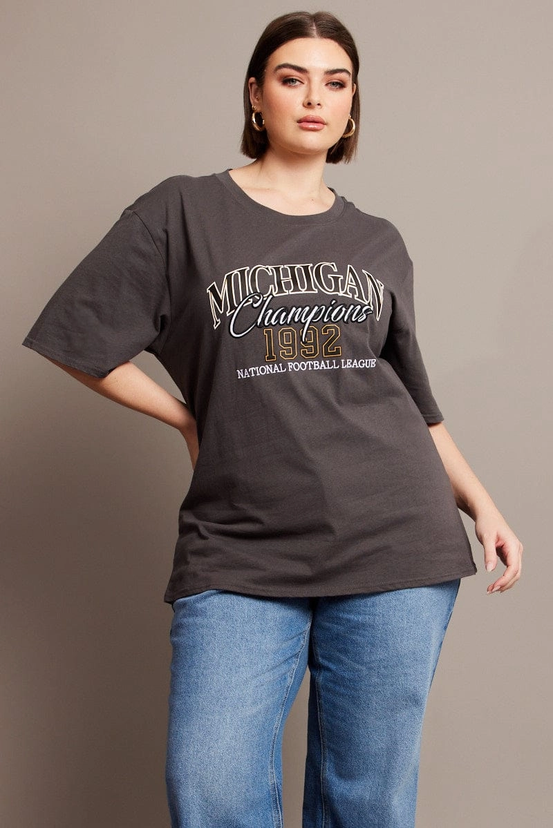 Grey Graphic T-shirt Short Sleeve Crew Neck Comfortable Fit Wear