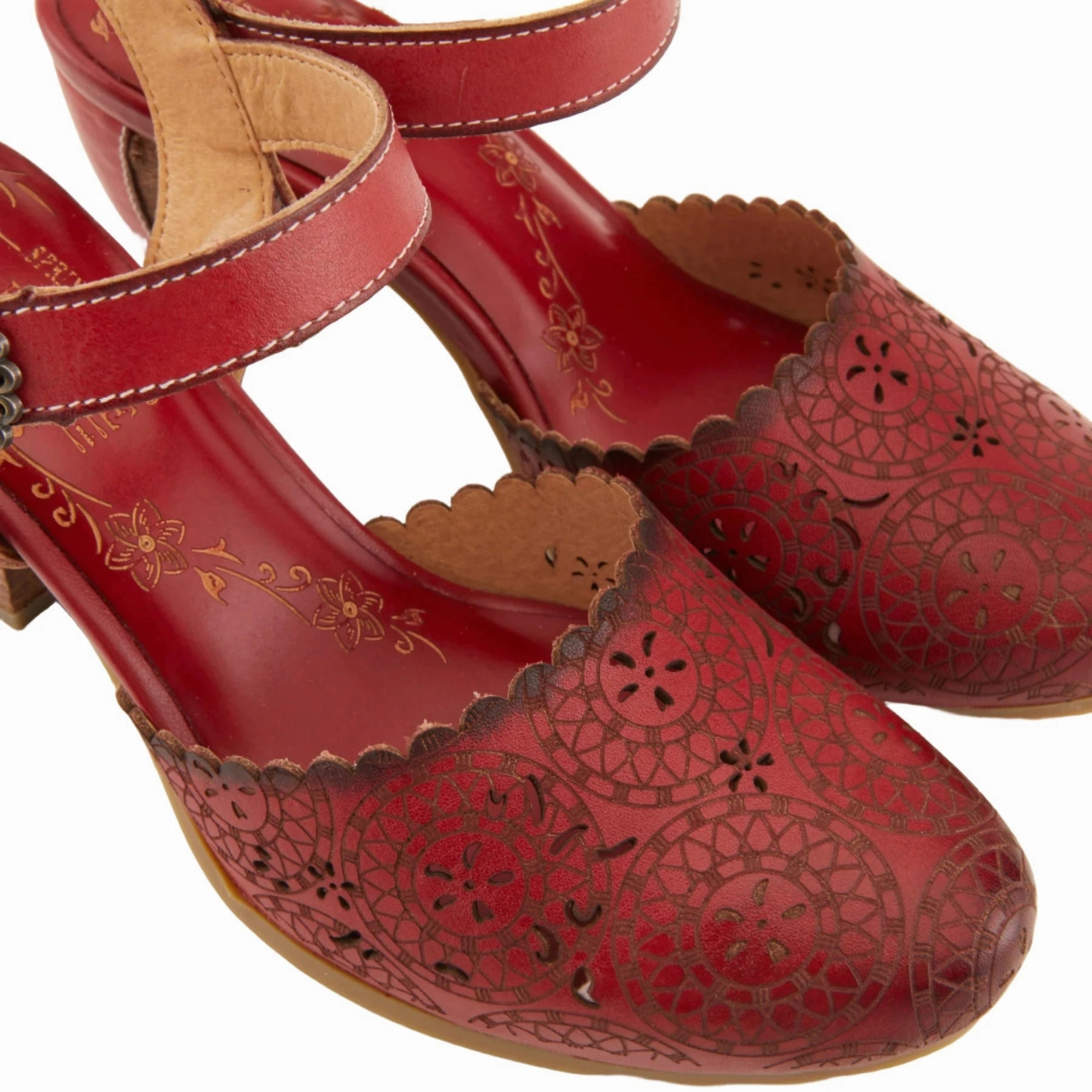 L'Artiste by Spring Step Women's Eiloota Sandals - Red Comfy All