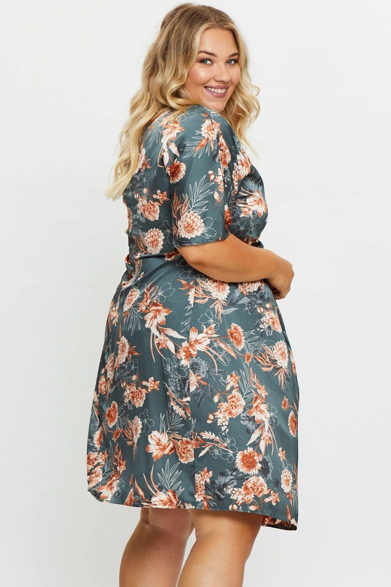 Contrast-Piping Daily Favorite Floral Print Skater Dress V-neck Three-Quarter Sleeve