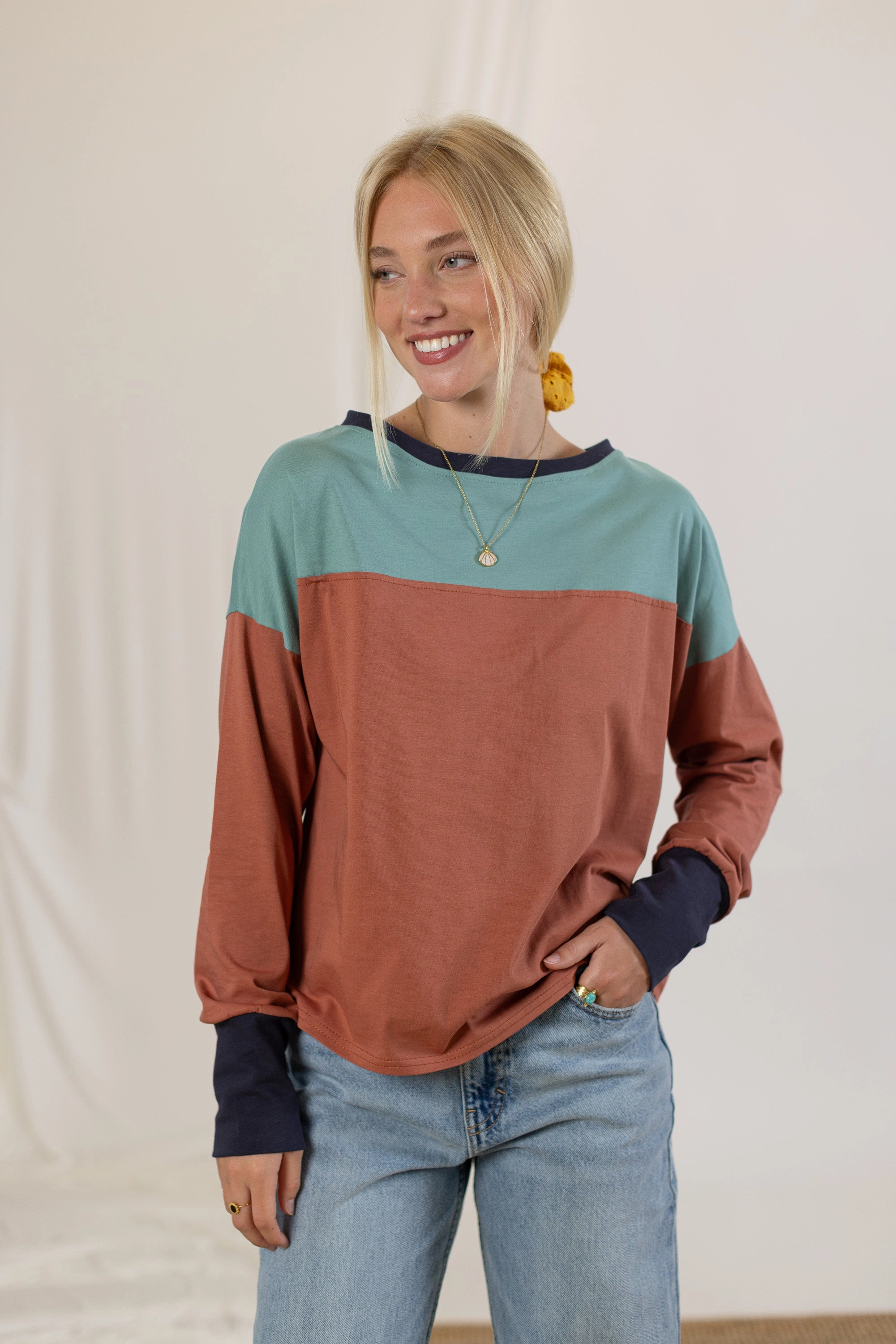 QuickPackFoldableDesign GarmentDyed Top Dalianne Terracotta Blue