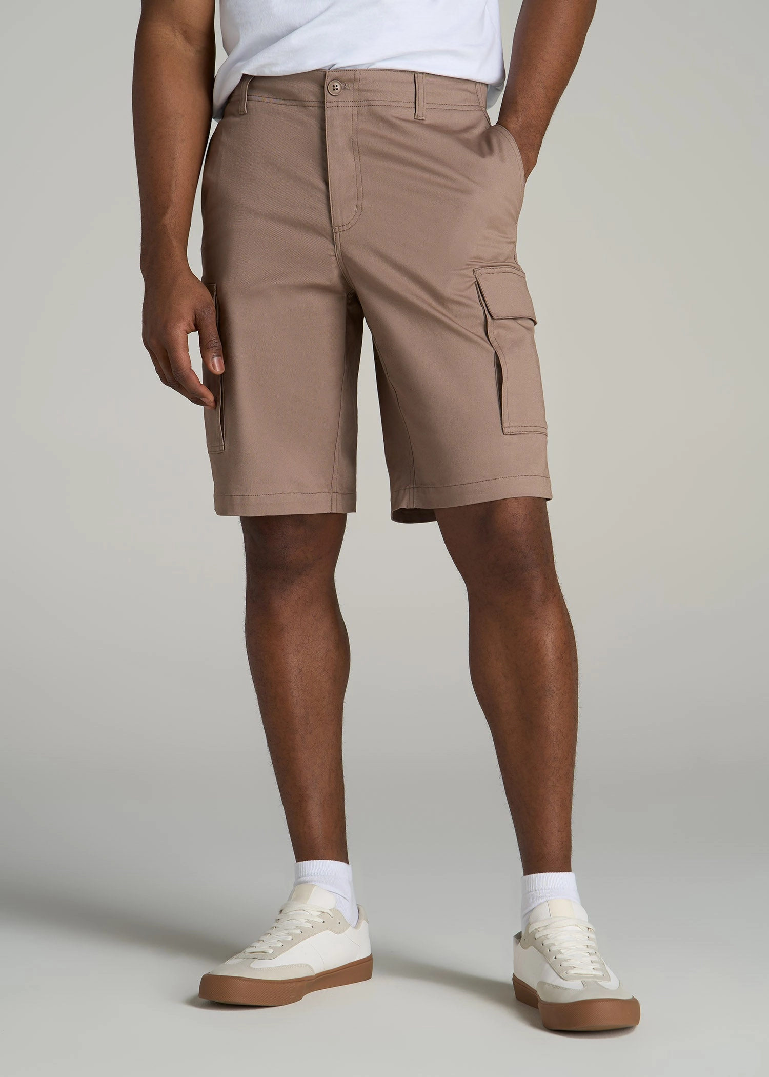 Stretch Twill Cargo Shorts for Tall Men in Dark Sand Seamless Waistband MultiPocket Design