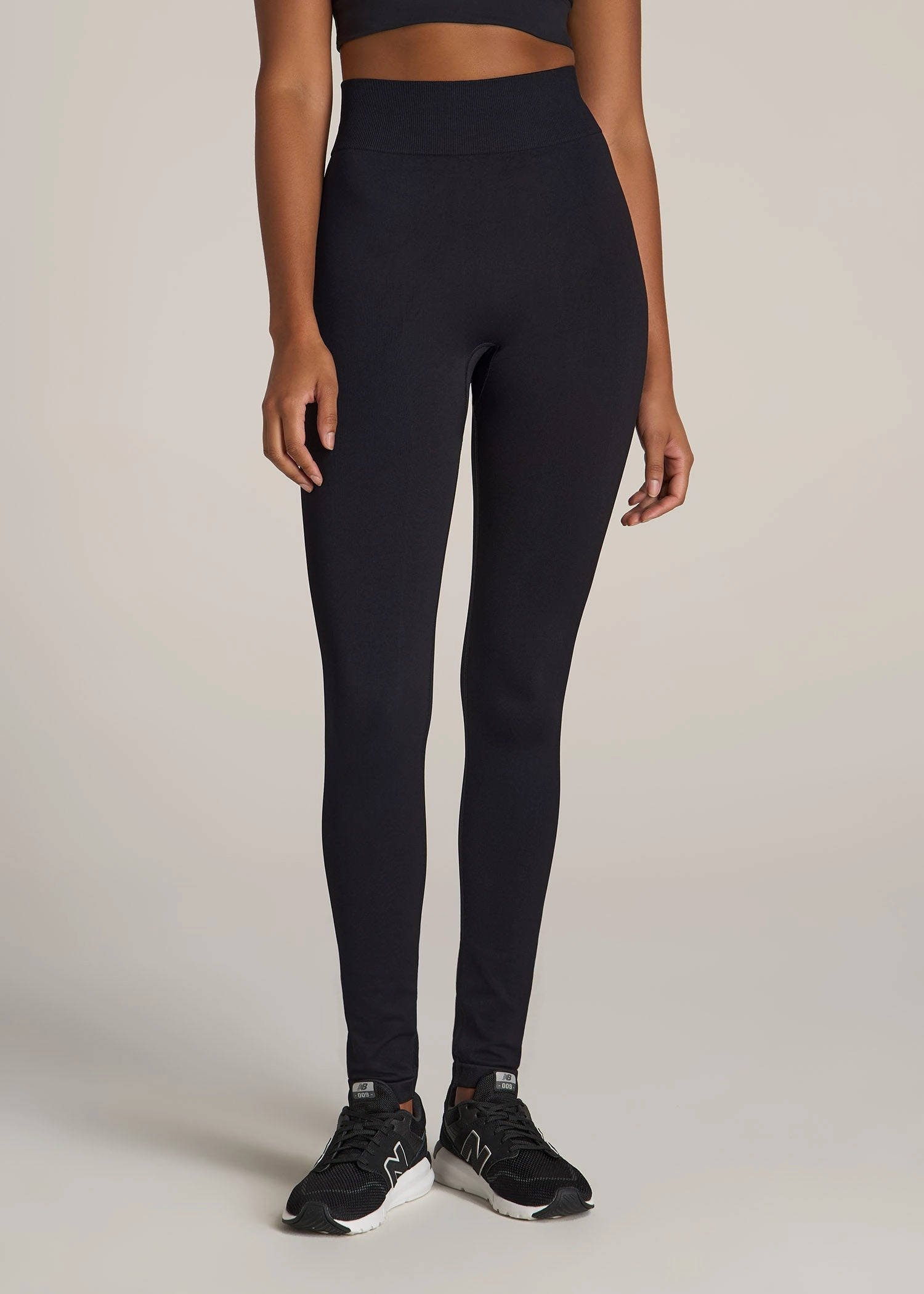 Seamless Leggings for Tall Women in Black Classic Fit