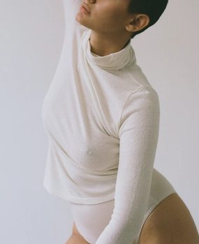 Marianne Turtleneck, Regen Silk Noil Jersey, Natural Smooth Flatlock Stitching