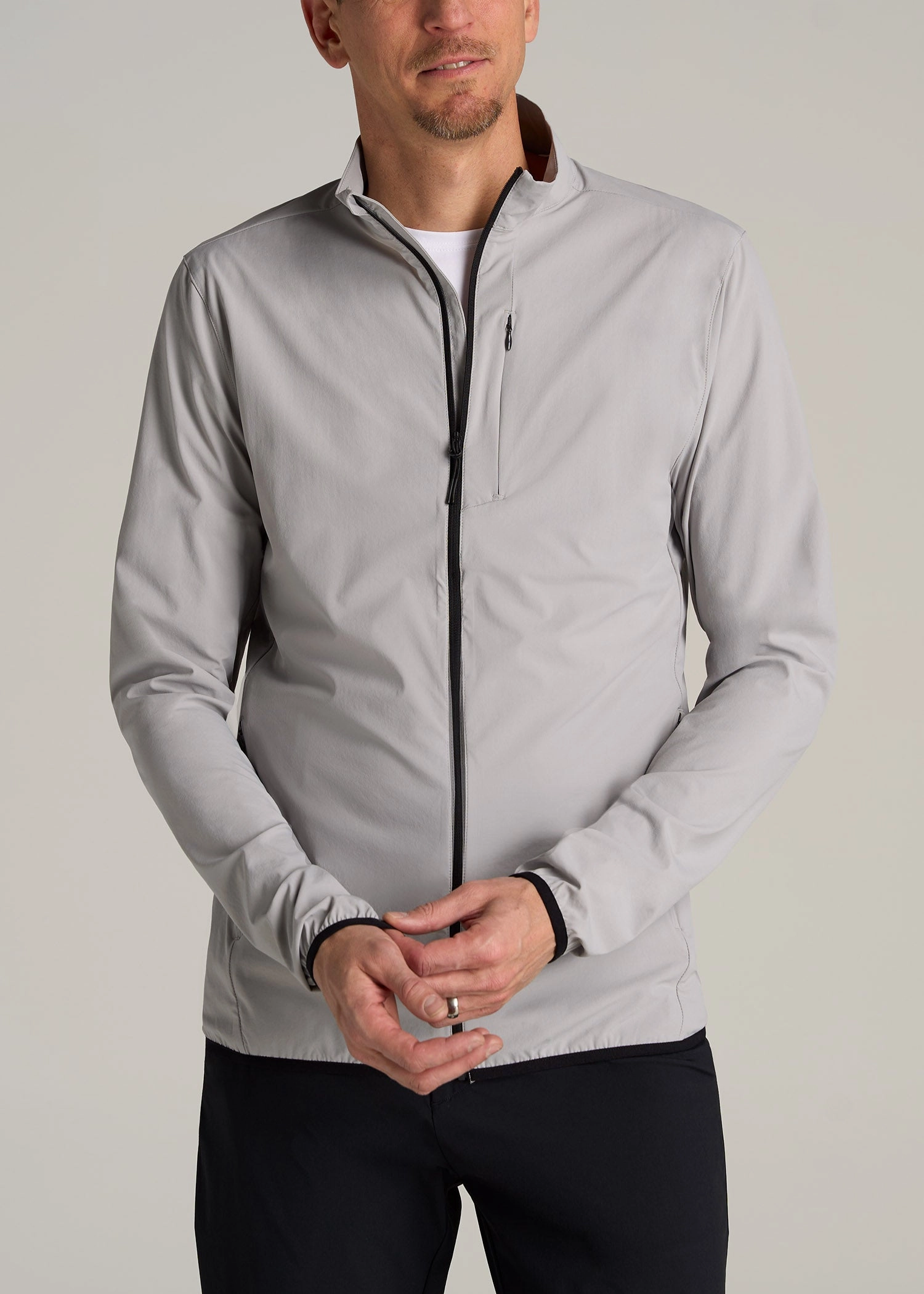 Tall Men's Softshell Jacket for Outdoor Training in Light Grey Casual Outdoor Look Contoured Back Panel