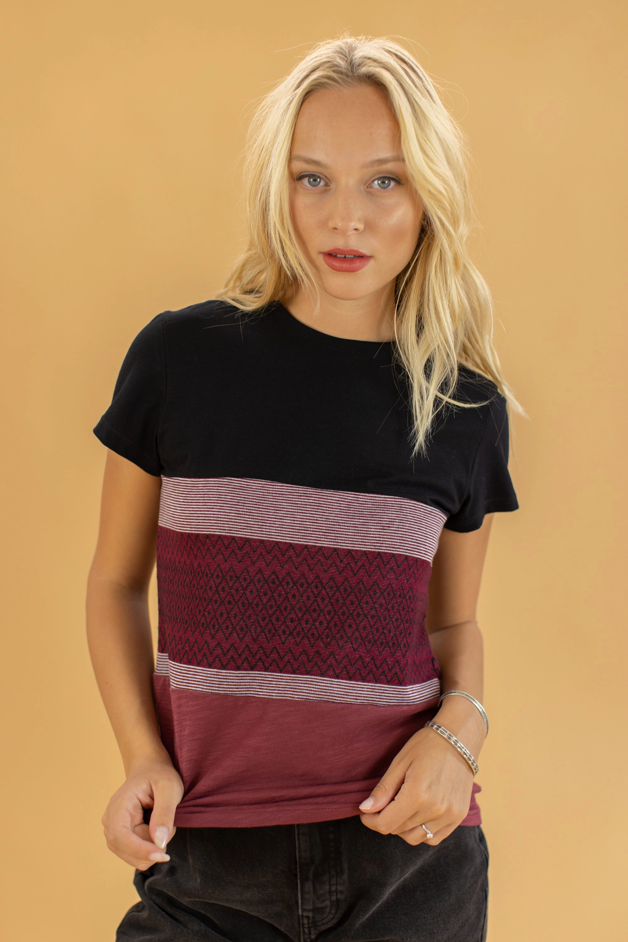 Top Mia Aztec Raspberry AntiPilling Finish