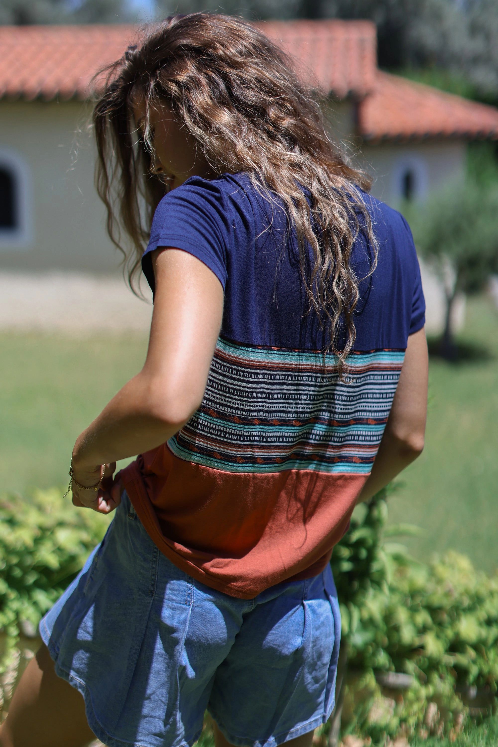 Top Mia Blue Aztec Tagless Comfort Collar