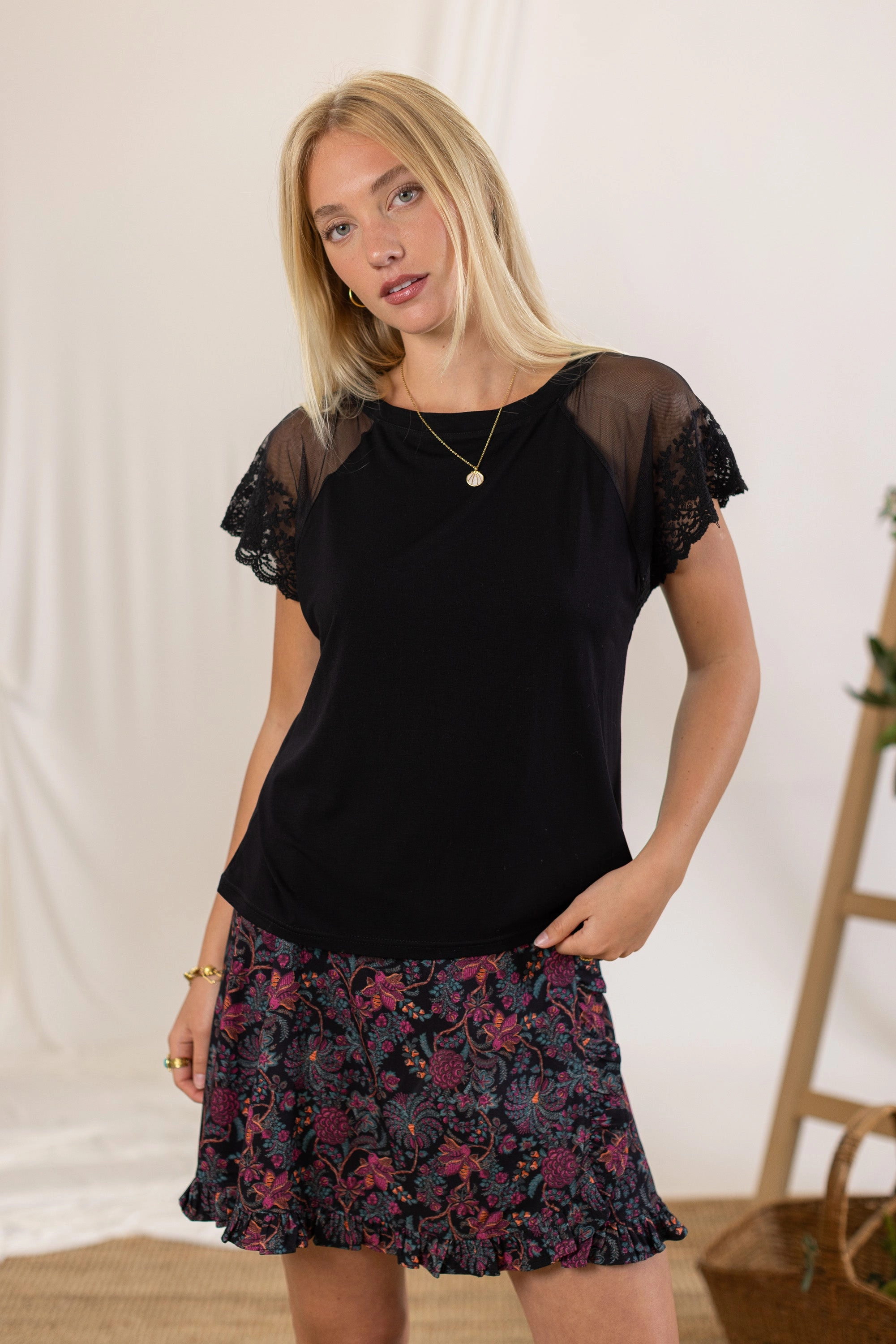 Hypoallergenic Inner Layer Top Samy Black Lace