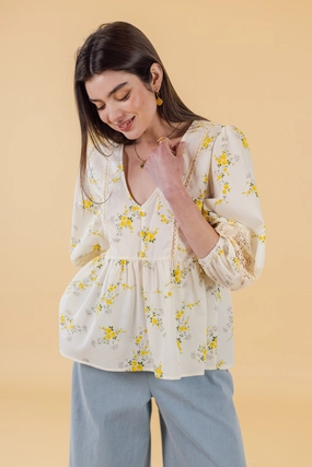 Top Silvia Floral. AntiSnagYarnProcessing