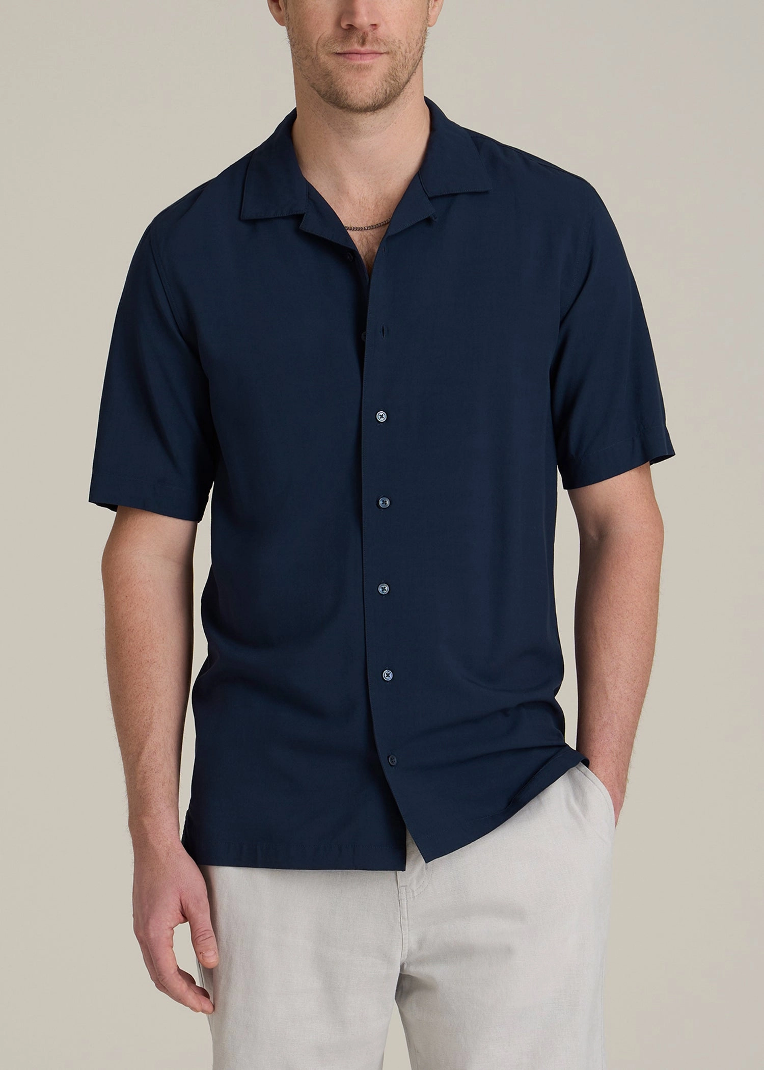 Sustainable Waterproofing AbrasionResistant Surface Short Sleeve Resort Shirt for Tall Men in Navy