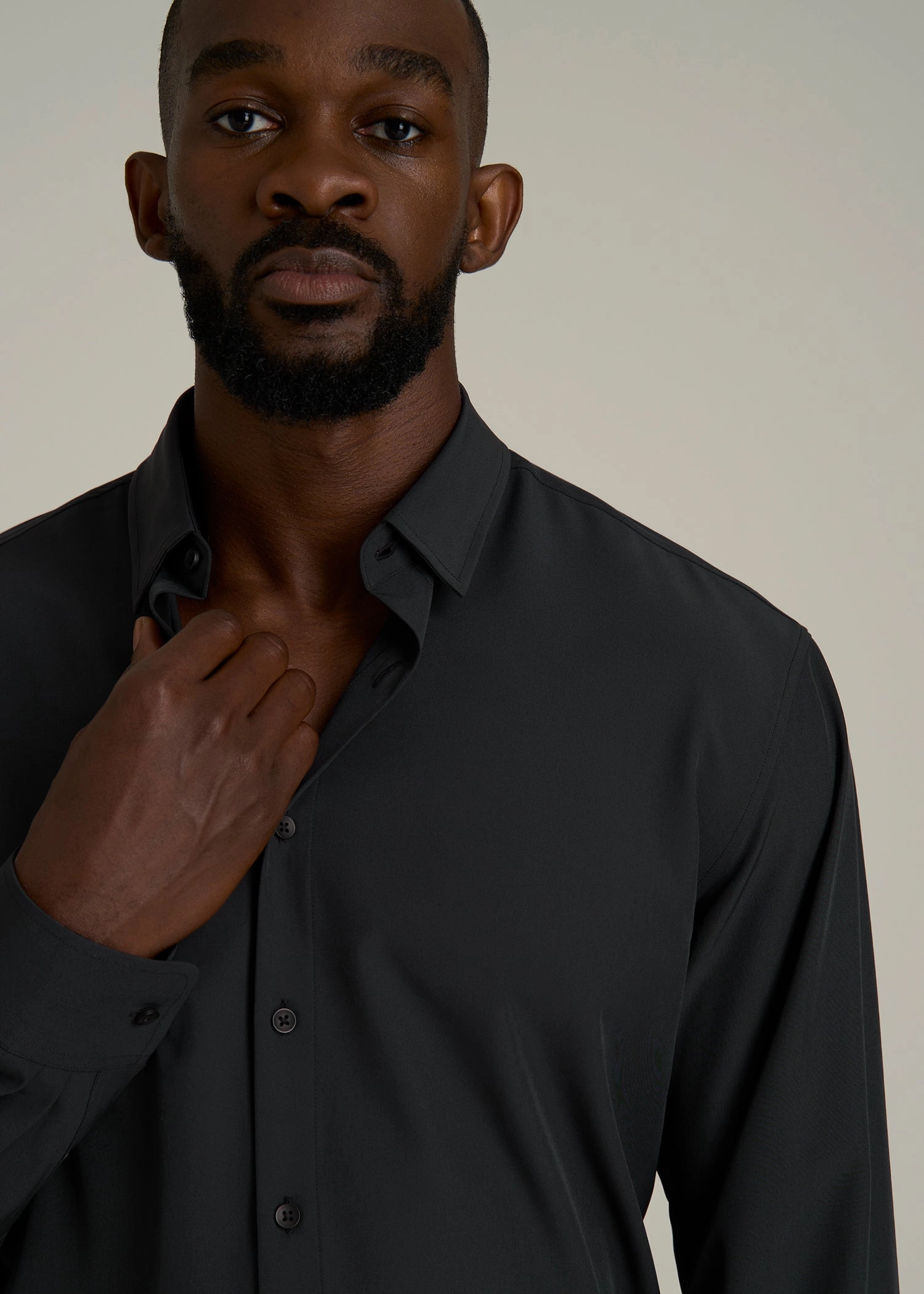 Traveler Stretch Dress Shirt for Tall Men in Black Classic Crewneck Design