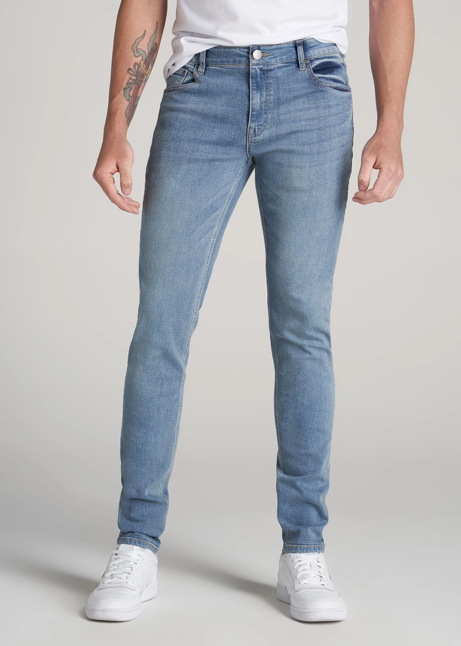 Elegant Travel Outfit Minimalist Style Fashion Focus Travis SKINNY Jeans for Tall Men in New Fade
