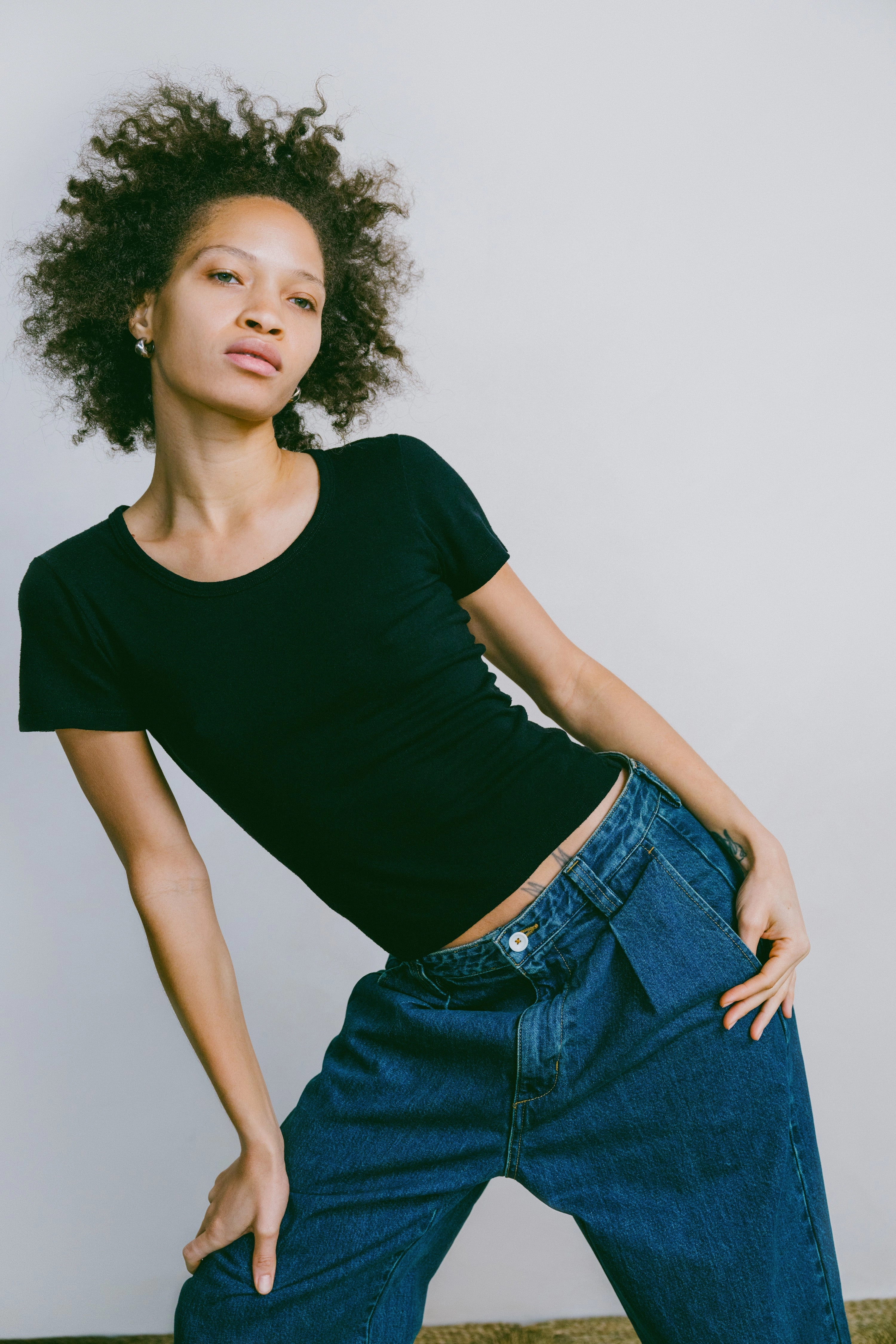 Baby Tee, Regen Silk Noil Jersey, Black Basic Layer