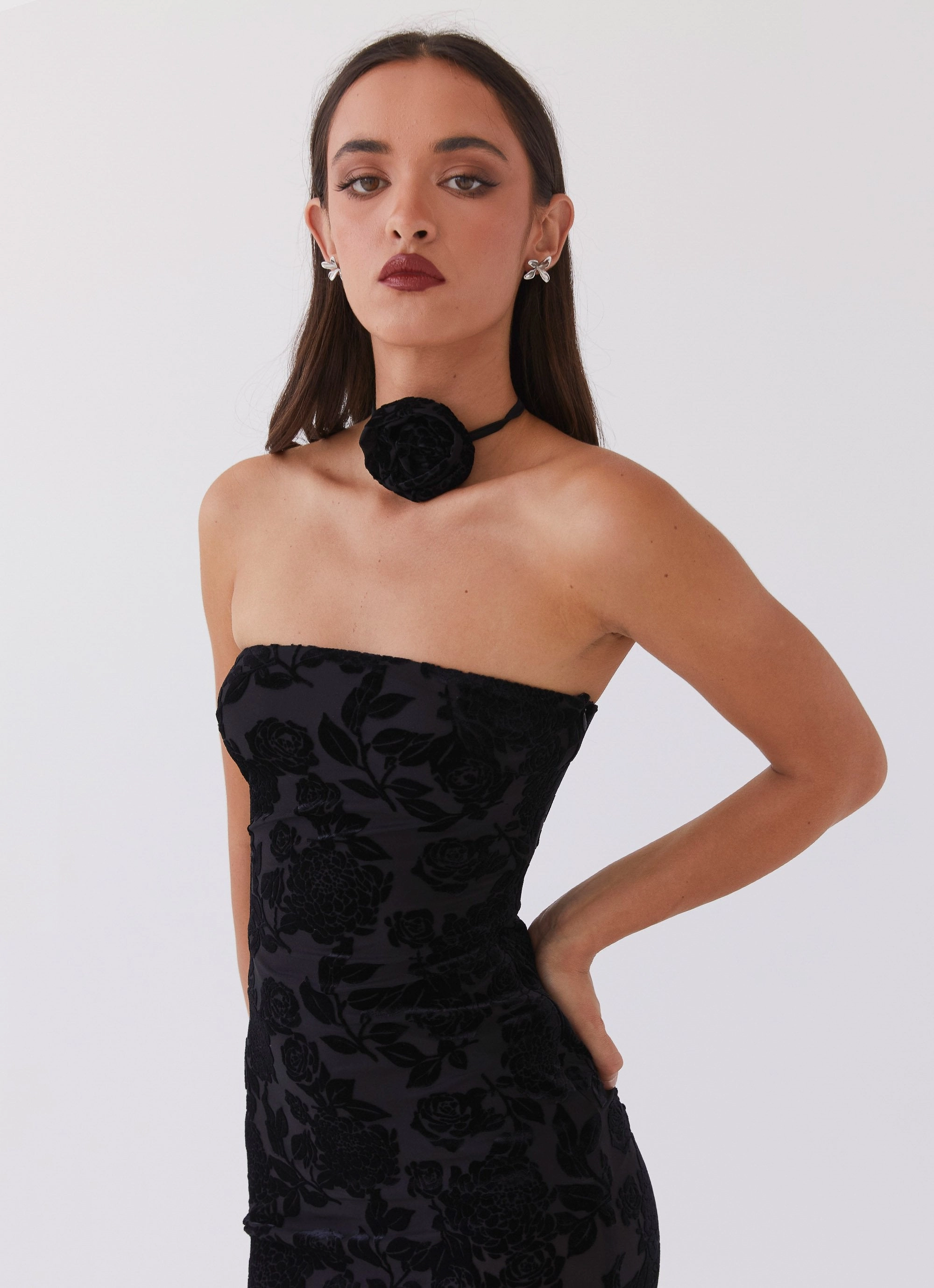 Sleek Design Fit Trouble Love Maxi Dress - Black