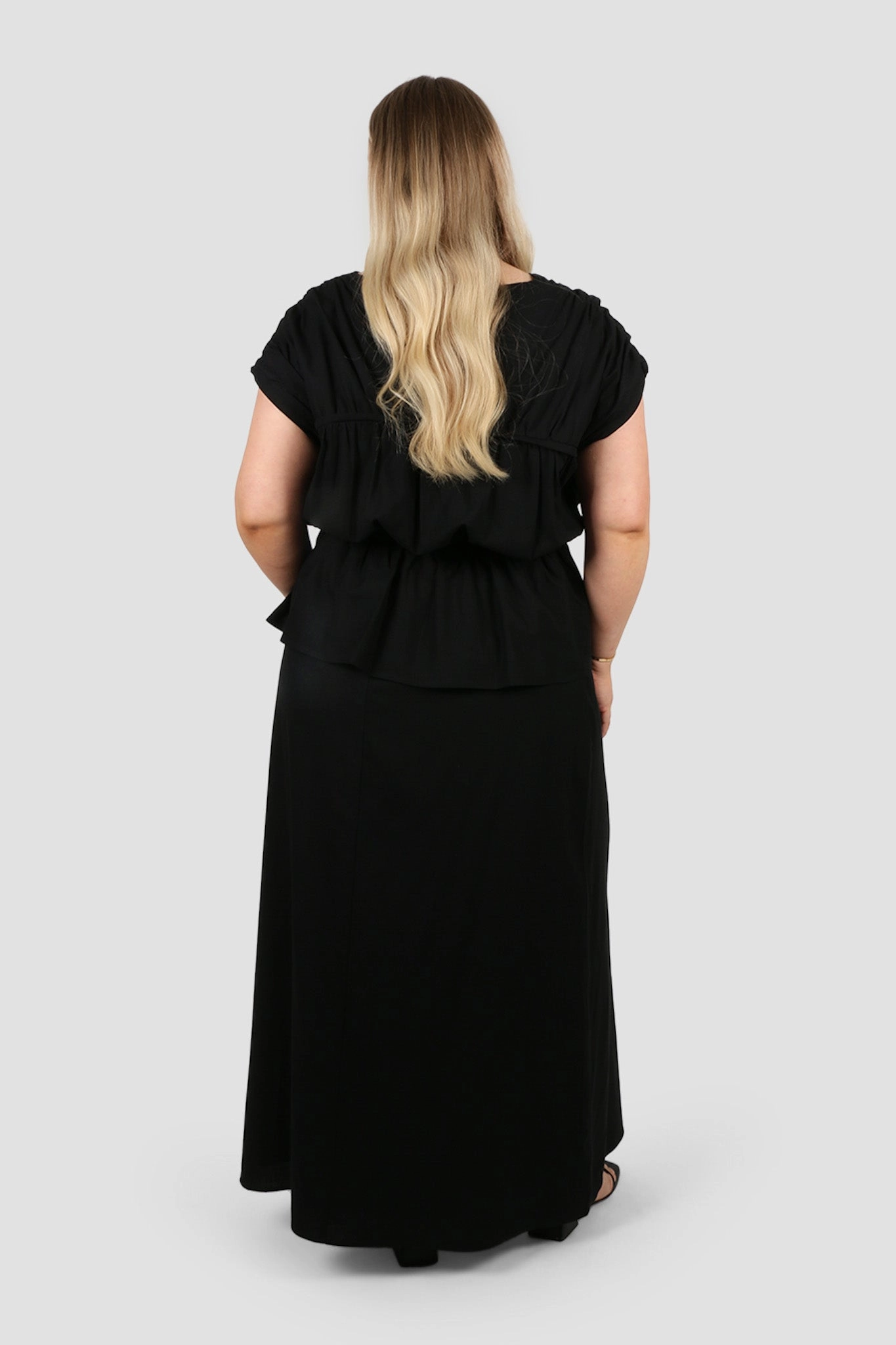 NIA SKIRT BLACK Heat Dissipating Fabric