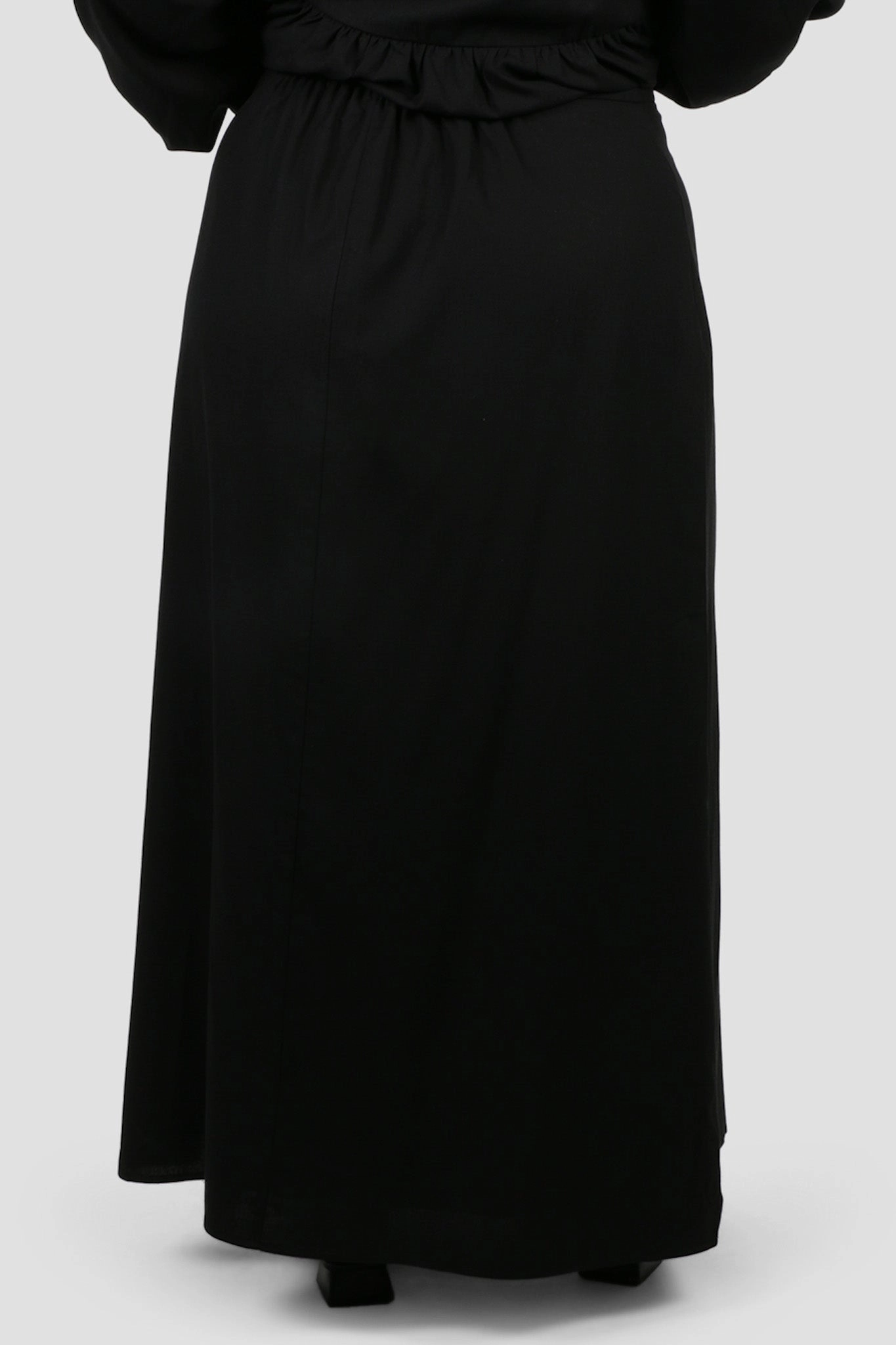 NIA SKIRT BLACK Holiday Travel Light Moodboard