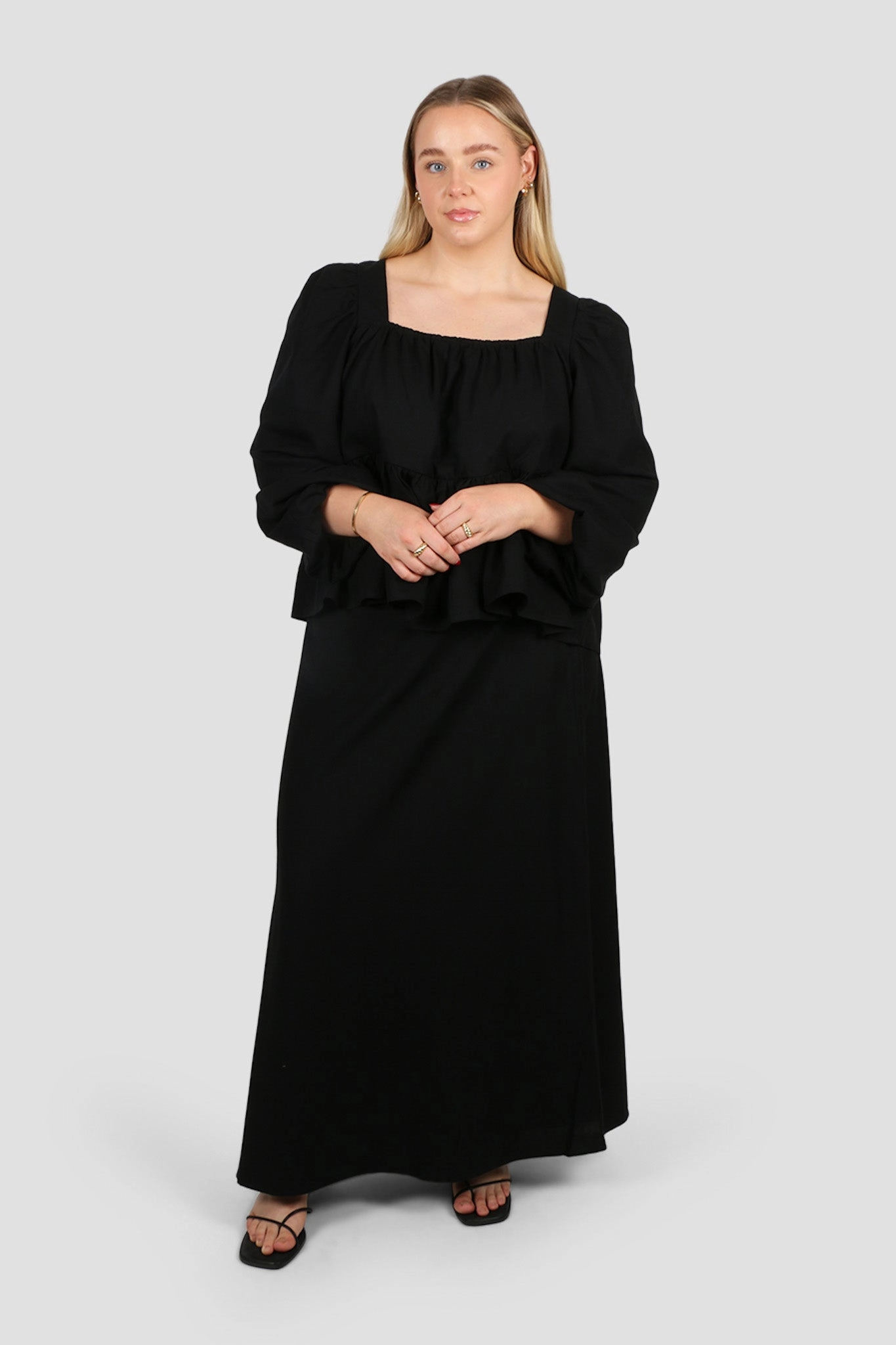 Mid Rise NIA SKIRT BLACK