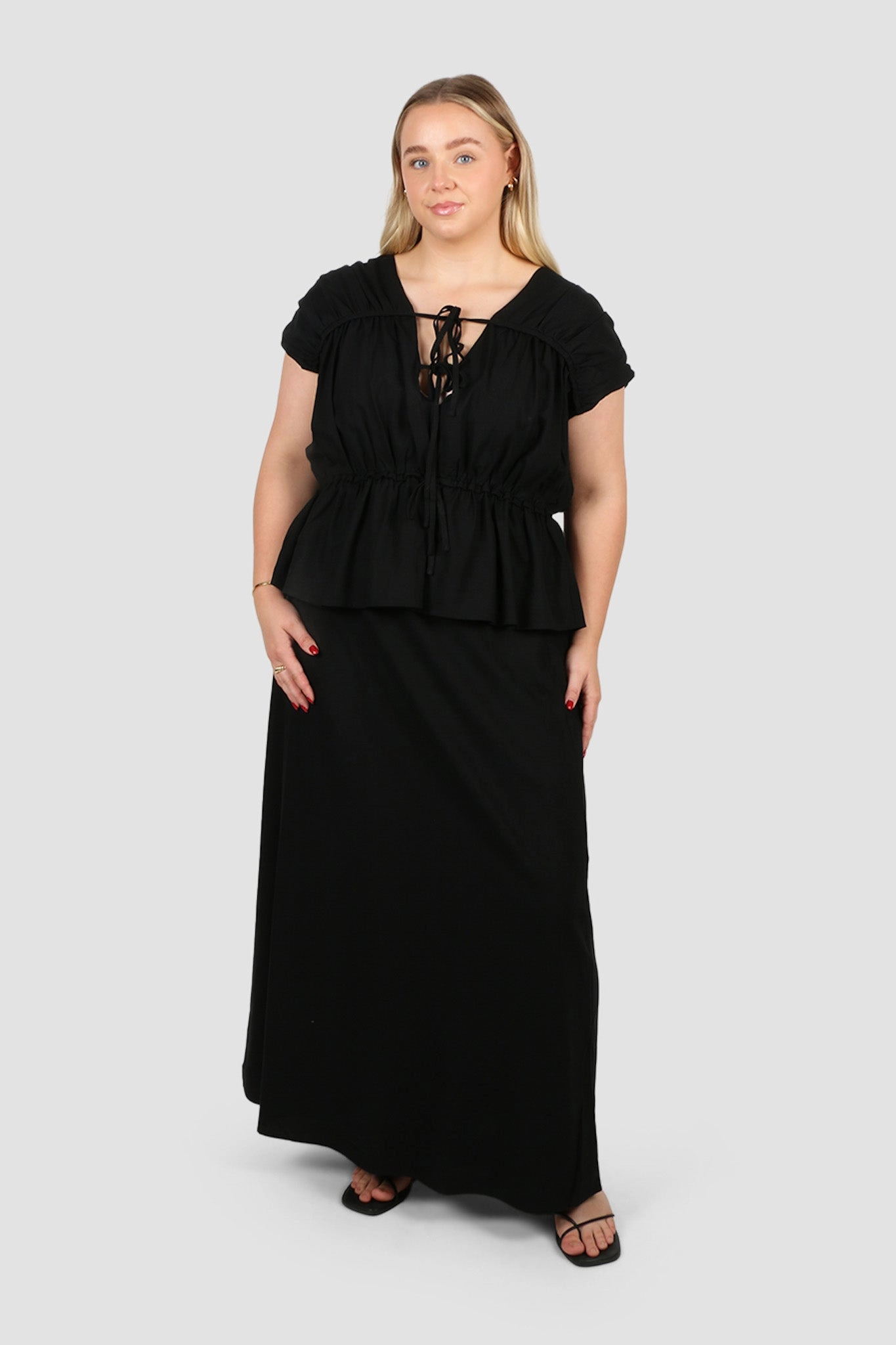 Double Stitched Refined Sophistication NIA SKIRT BLACK