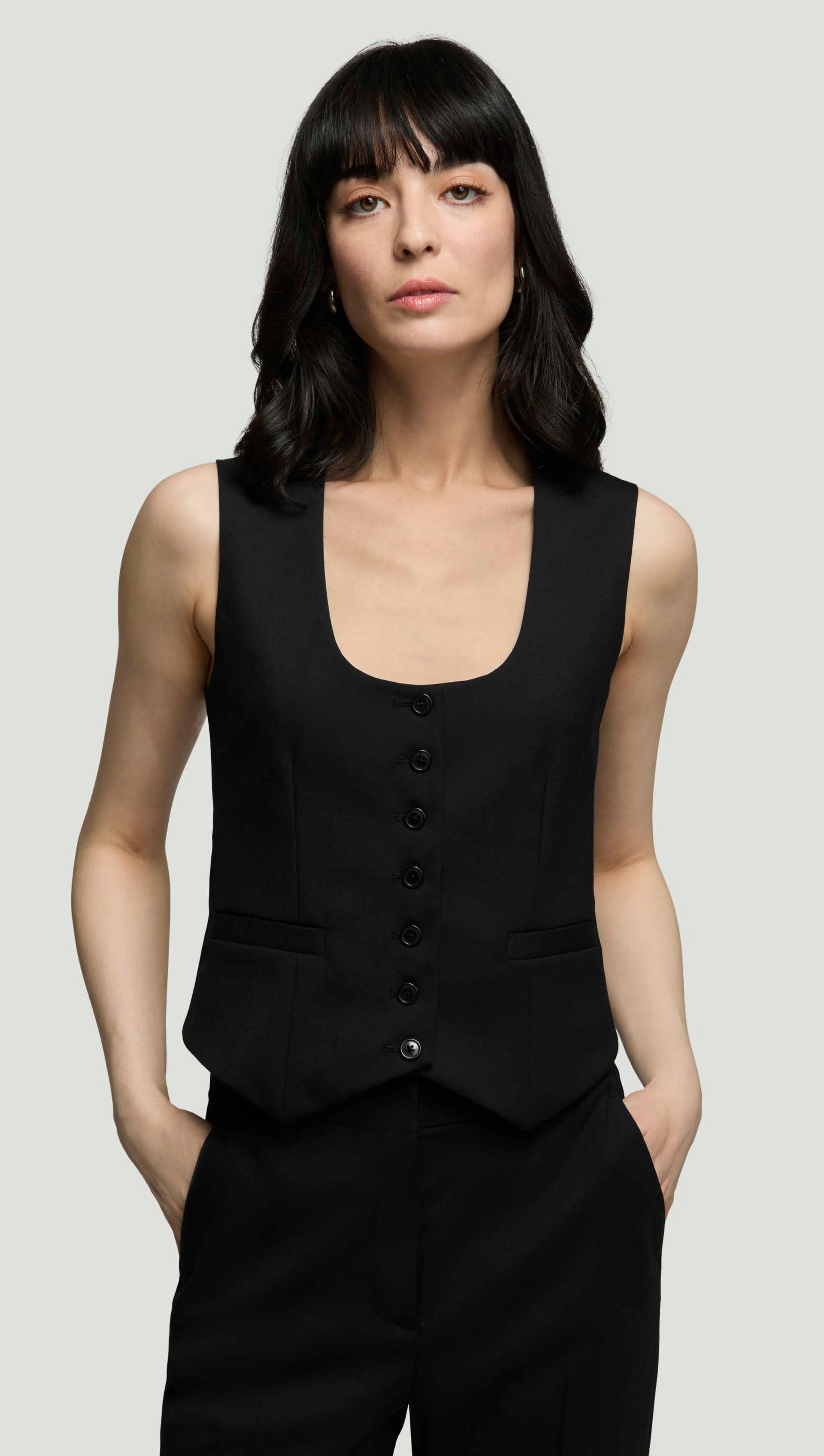 Slim Fit Design Scoop Neck Waistcoat in Seasonless Wool | Black