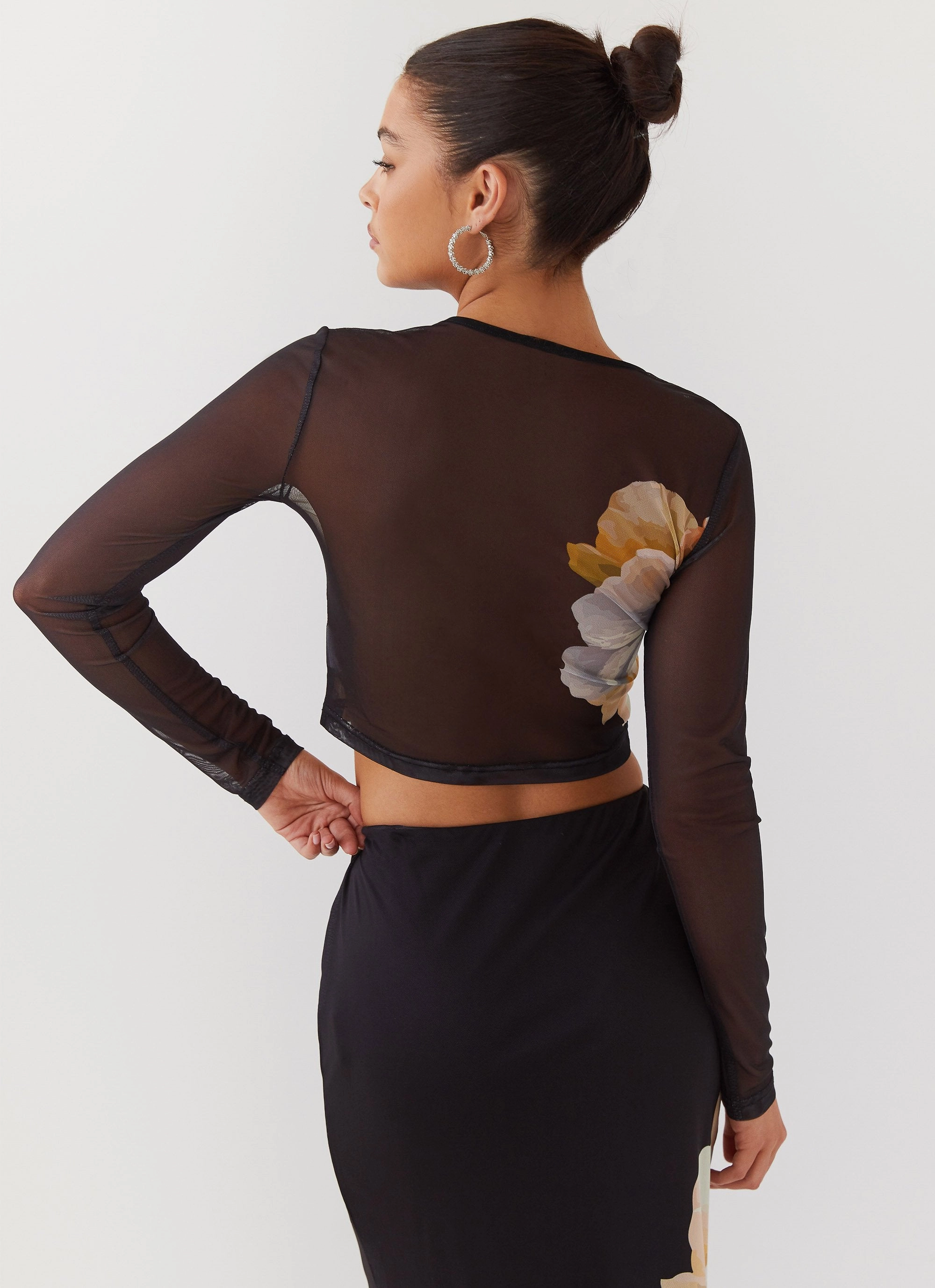 Chain Reaction Mesh Long Sleeve Top - Black Orchid Lightweight feature