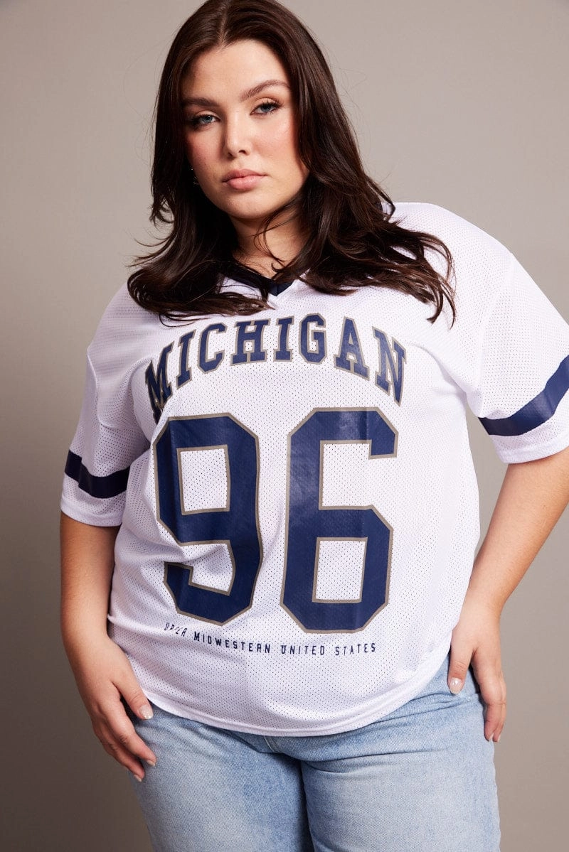 White Graphic T-shirt Short Sleeve V-Neck Oversized Circular Knit Design Business Meeting